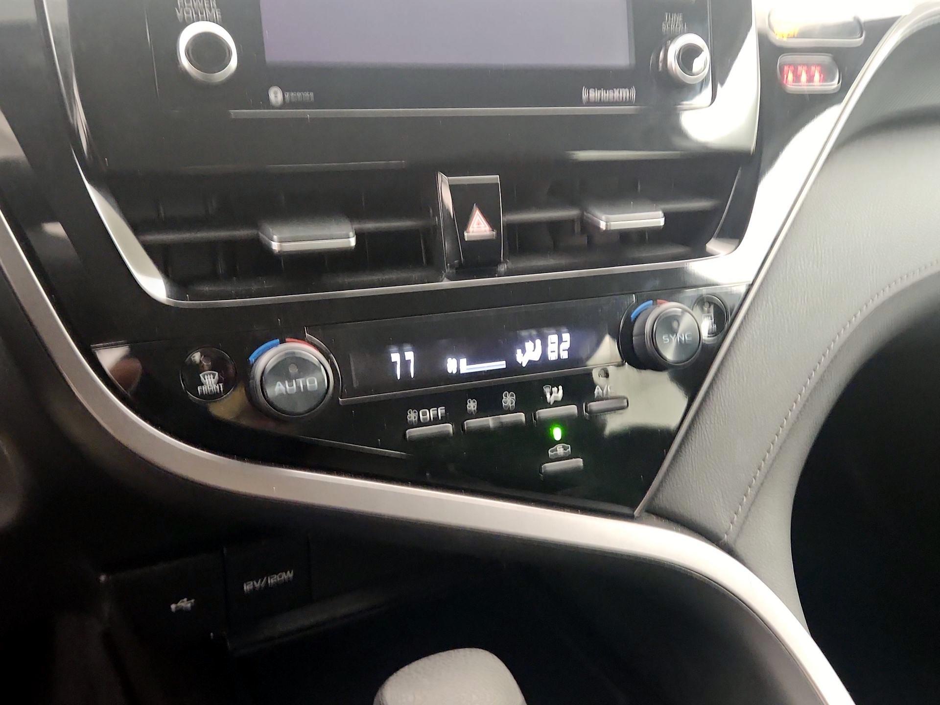 Thumbnail: 2022 Toyota Camry - 16