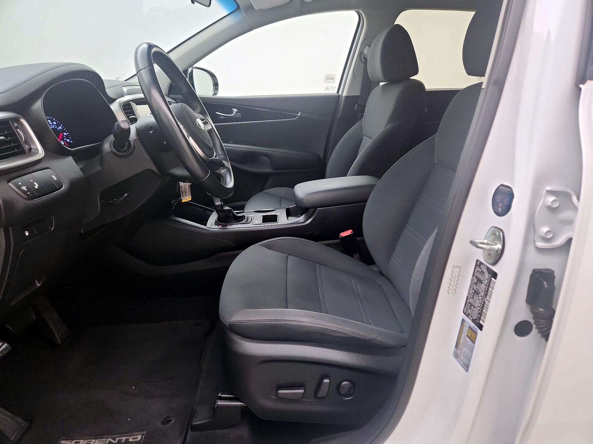 Thumbnail: 2020 Kia Sorento - 11