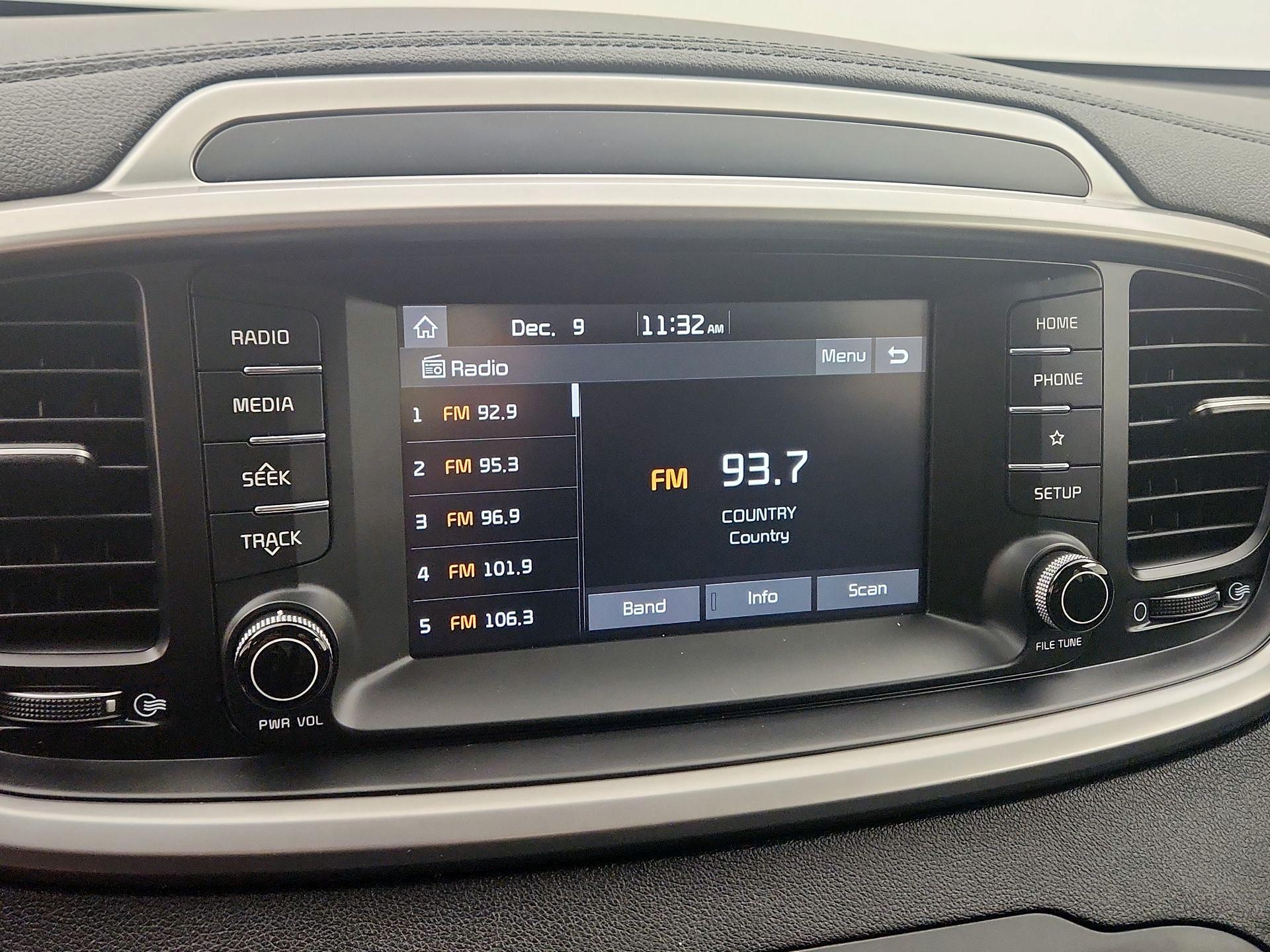 Thumbnail: 2020 Kia Sorento - 15