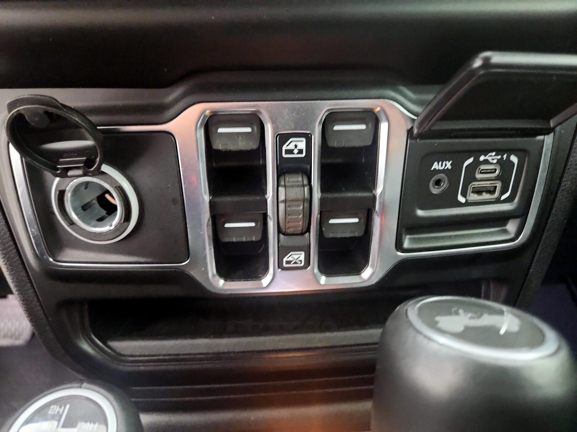 Thumbnail: 2021 Jeep Wrangler - 19