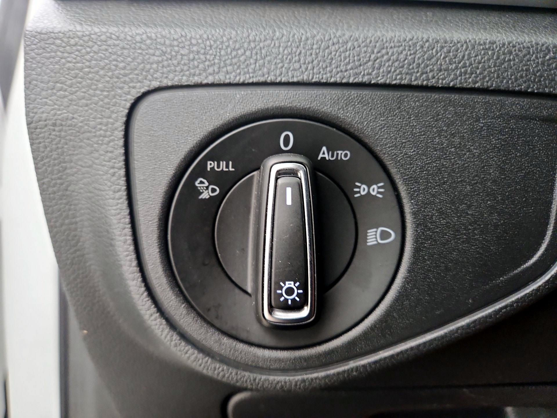 Thumbnail: 2021 Volkswagen Atlas - 13