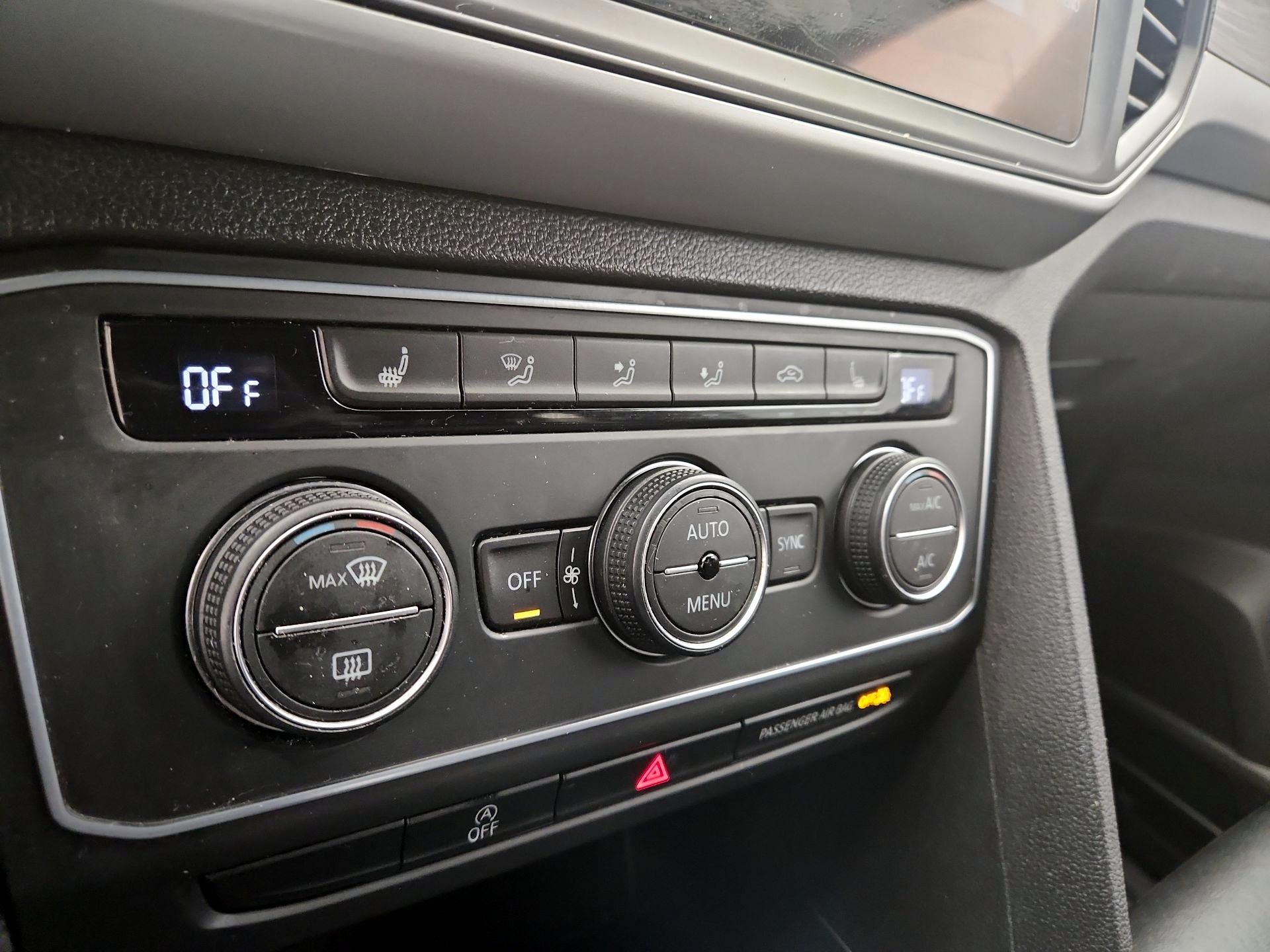 Thumbnail: 2021 Volkswagen Atlas - 16