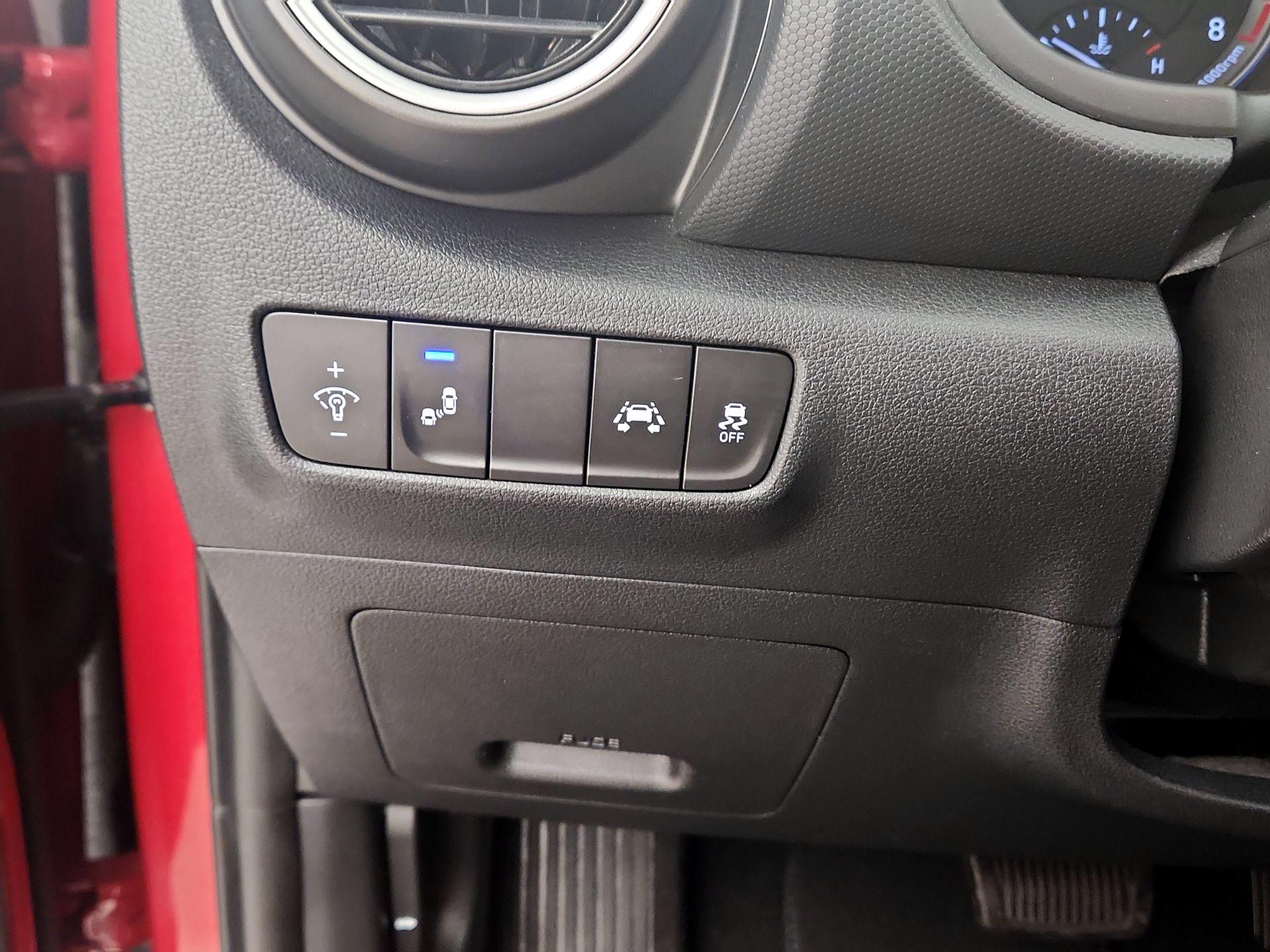 Thumbnail: 2021 Hyundai Kona - 13