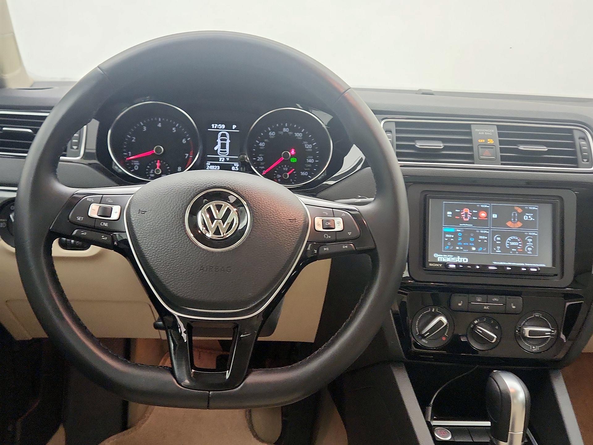 Thumbnail: 2016 Volkswagen Jetta - 10