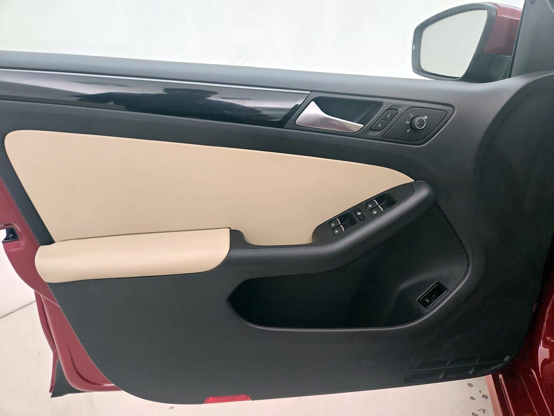 Thumbnail: 2016 Volkswagen Jetta - 12