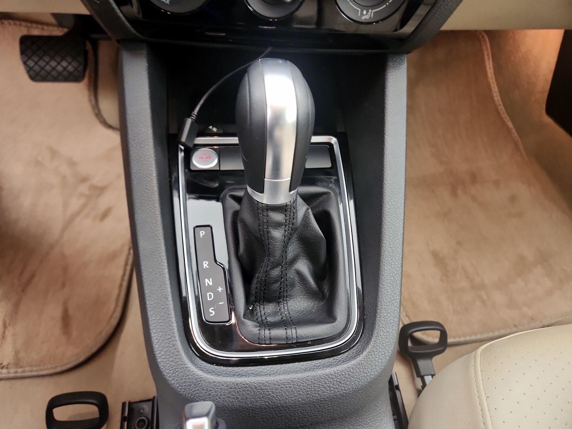 Thumbnail: 2016 Volkswagen Jetta - 17