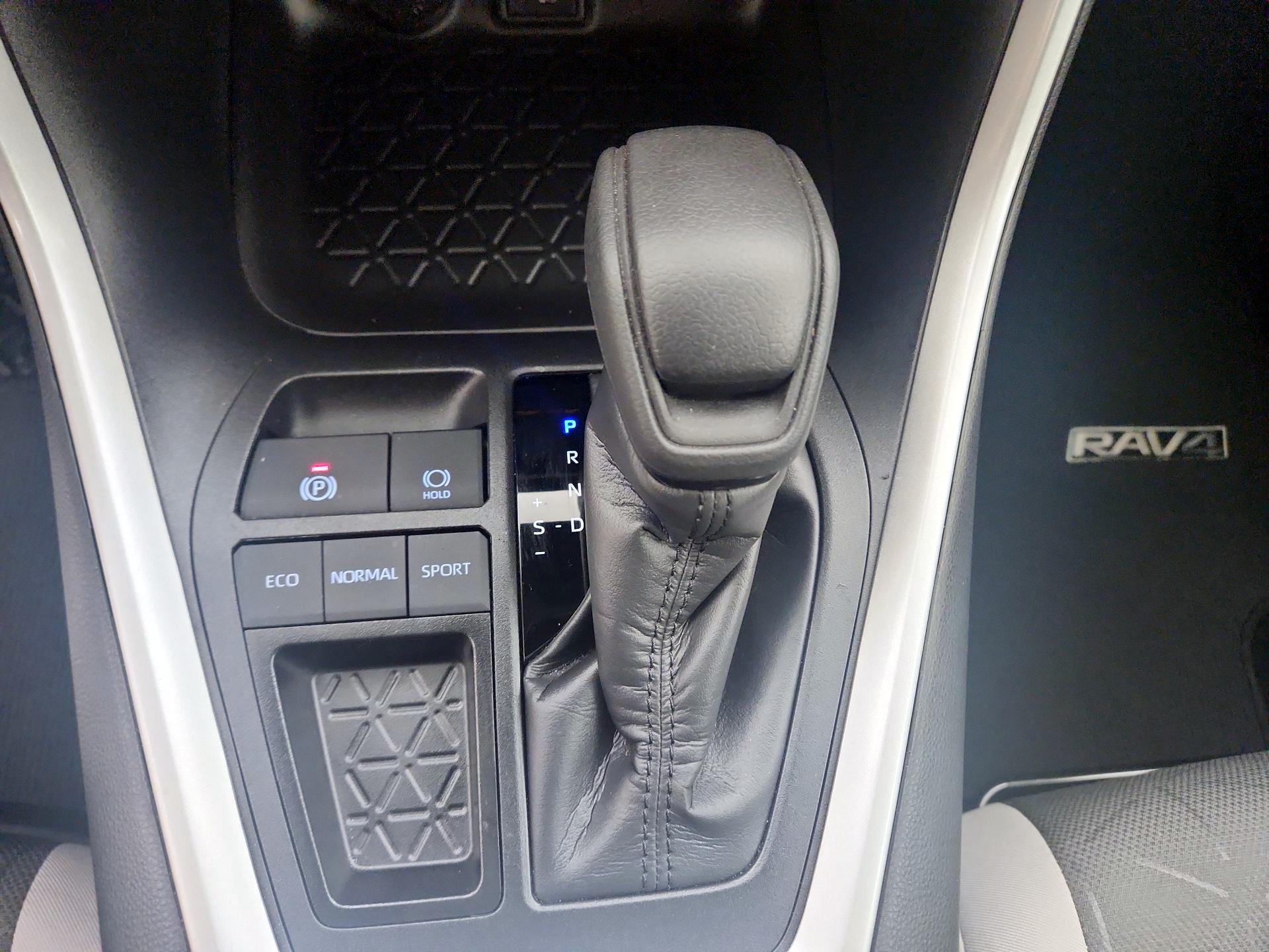 Thumbnail: 2025 Toyota RAV4 - 17