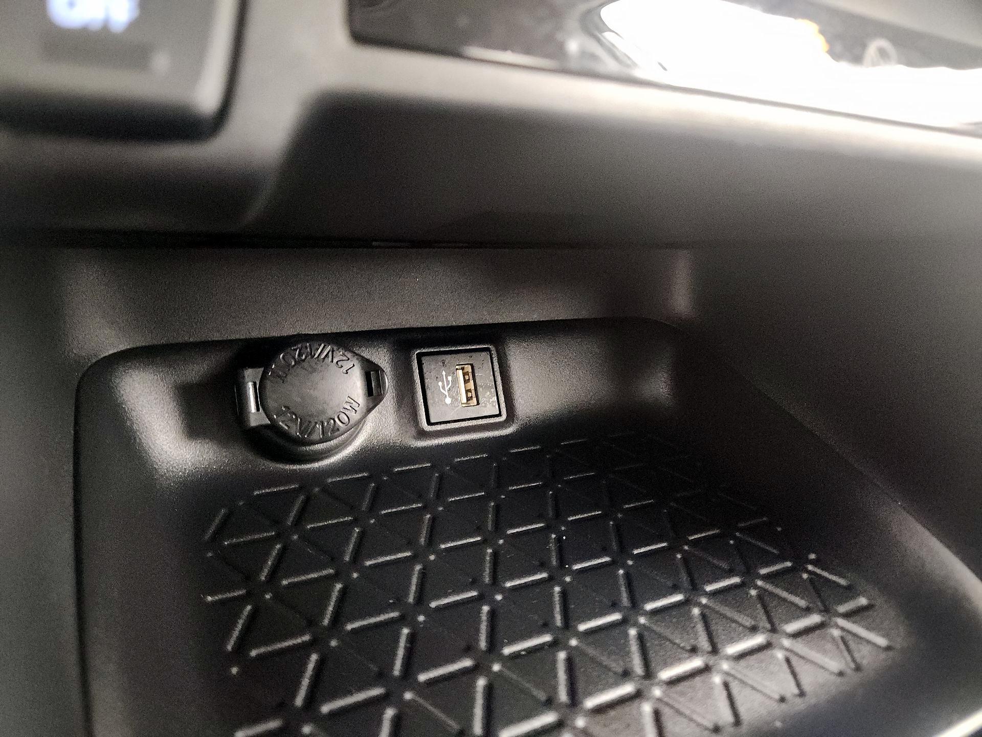 Thumbnail: 2025 Toyota RAV4 - 18