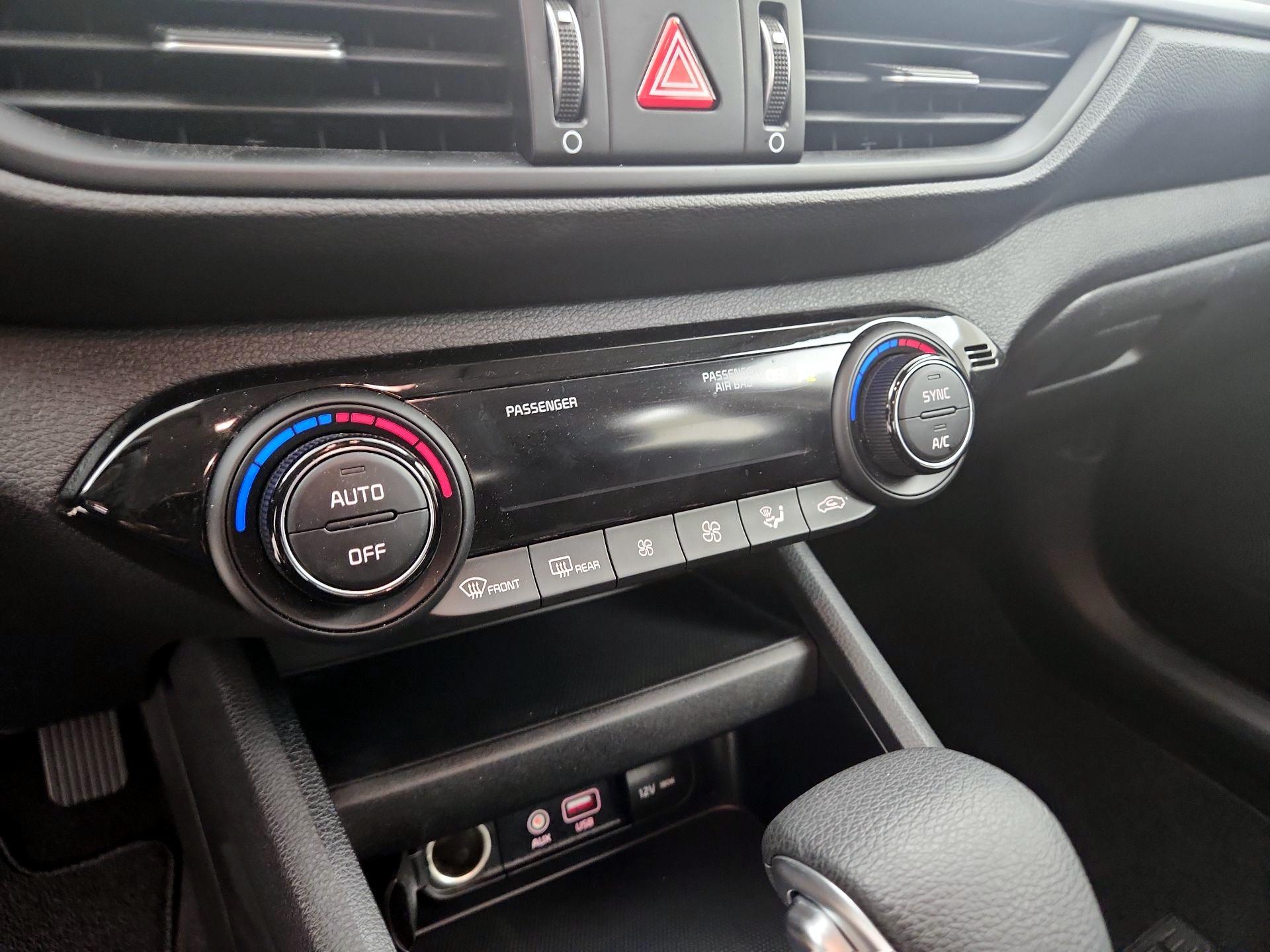 Thumbnail: 2019 Kia Forte - 16