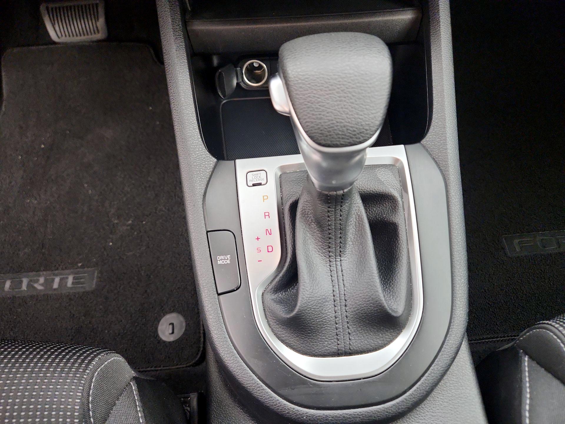 Thumbnail: 2019 Kia Forte - 17