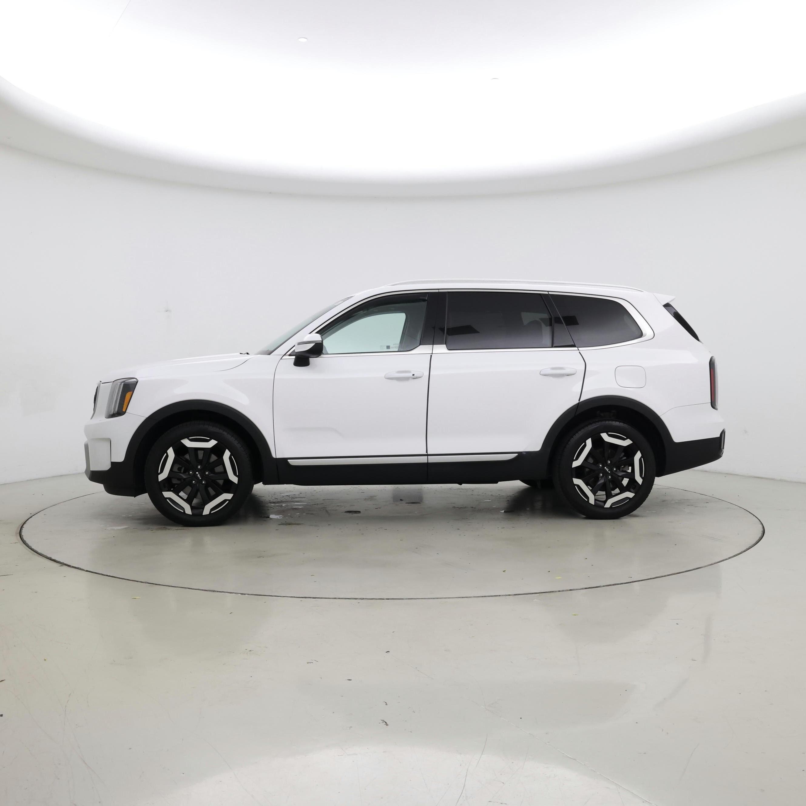 Thumbnail: 2023 Kia Telluride - 3