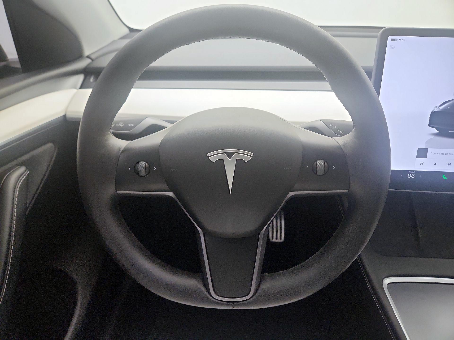 Thumbnail: 2023 Tesla Model Y - 10