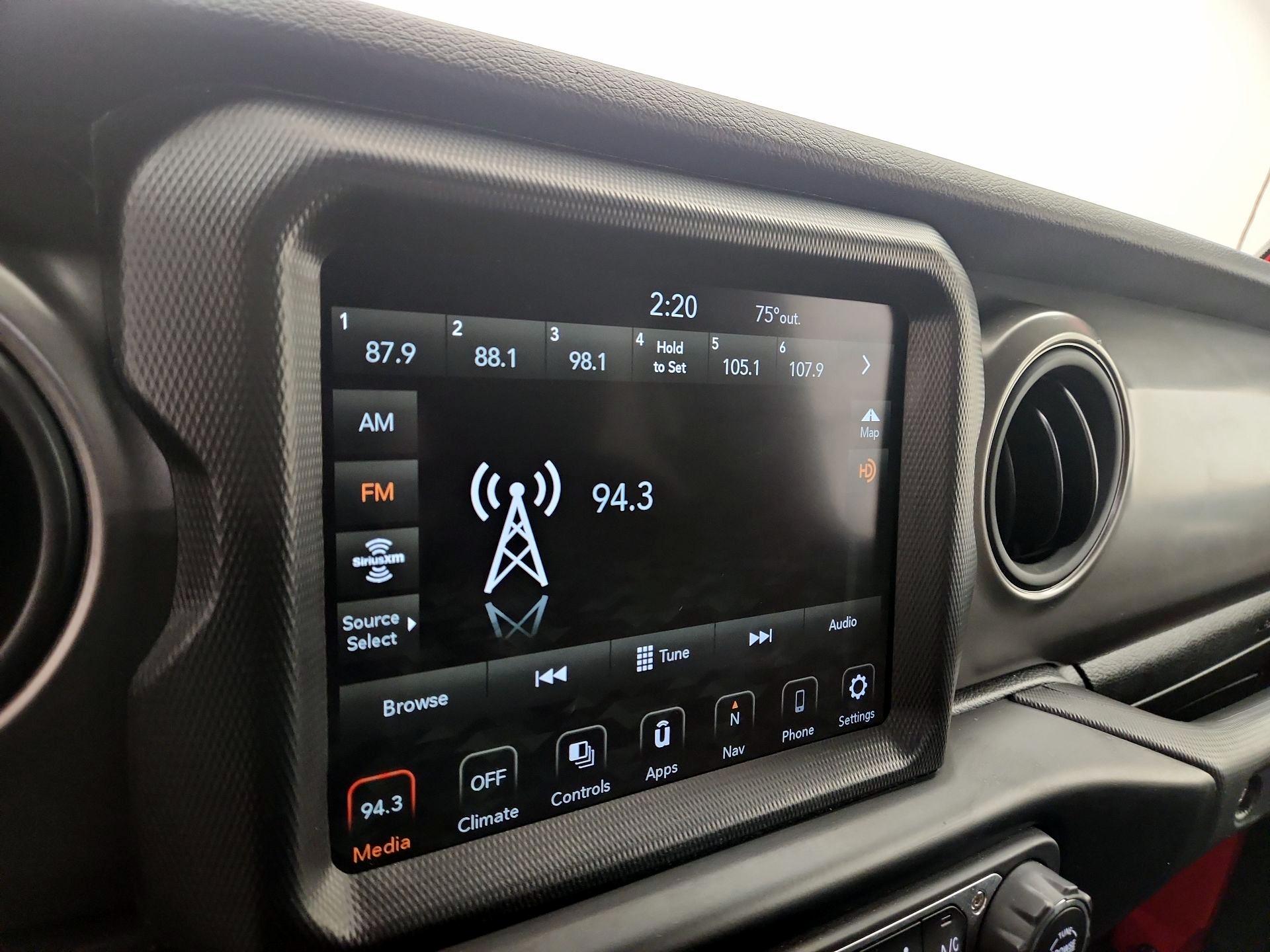 Thumbnail: 2022 Jeep Wrangler - 15