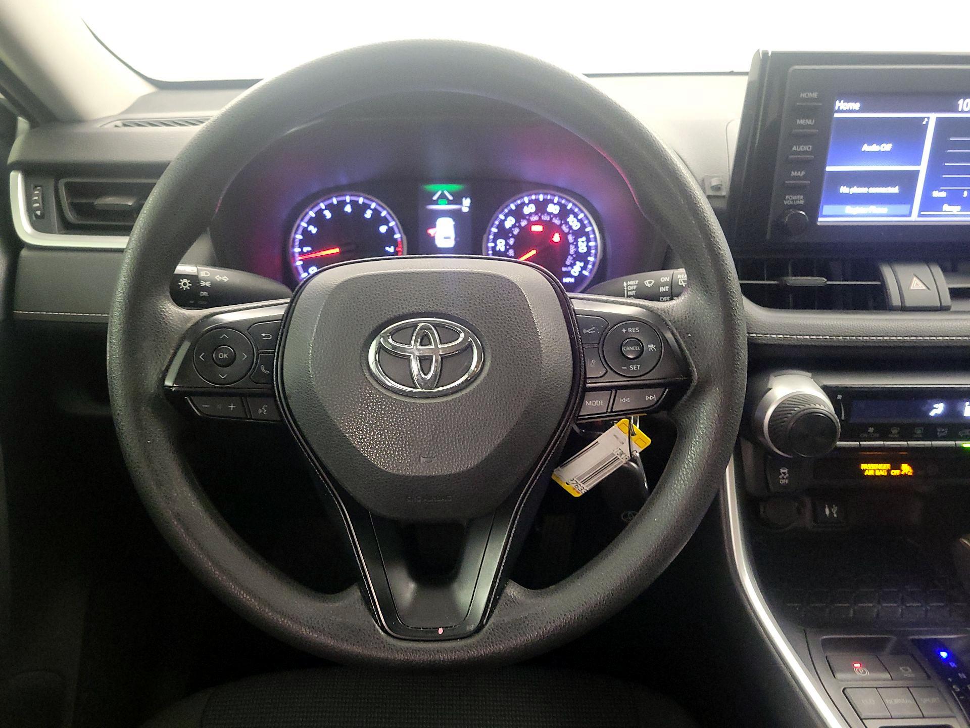 Thumbnail: 2019 Toyota RAV4 - 10