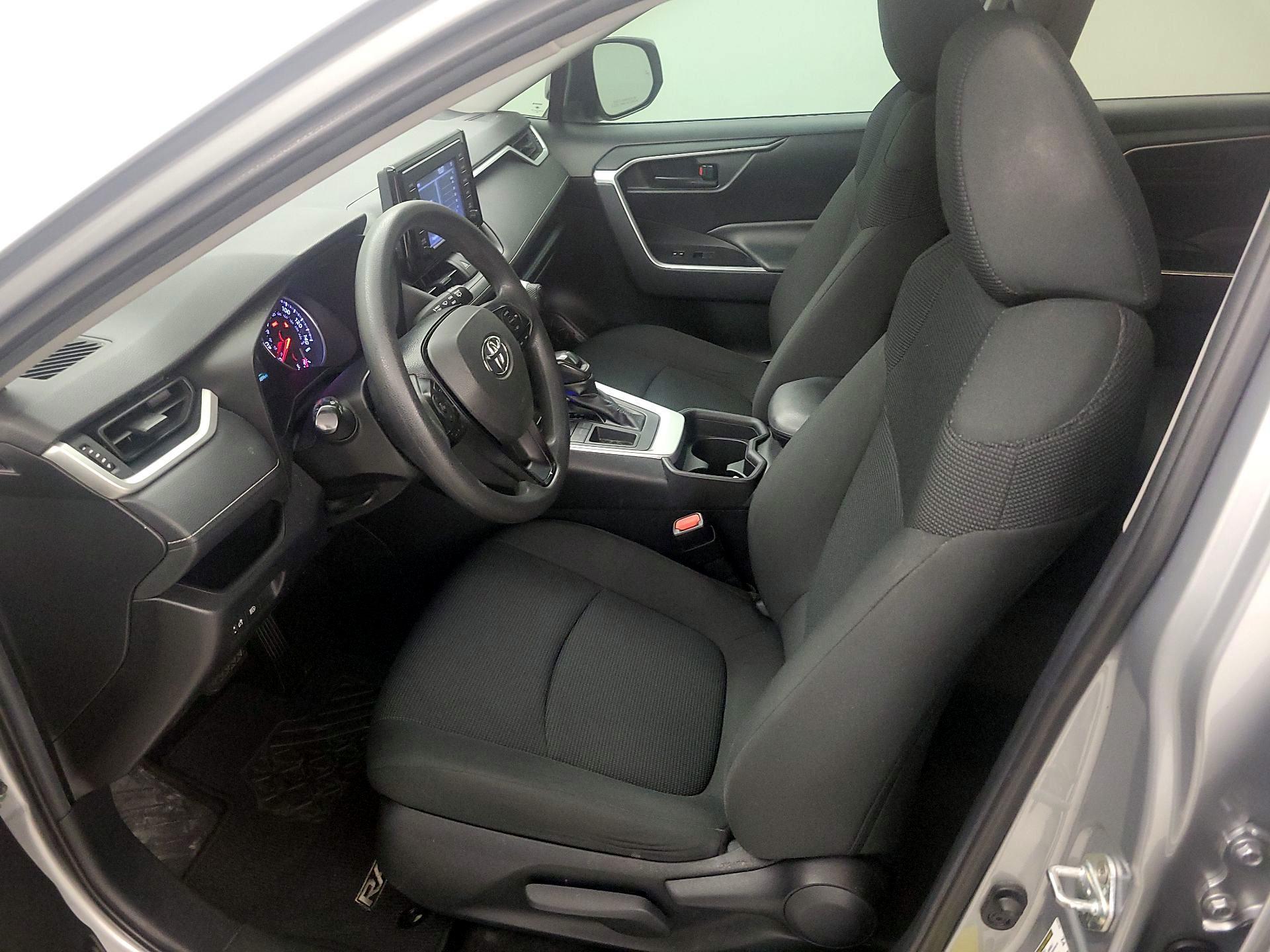 Thumbnail: 2019 Toyota RAV4 - 11