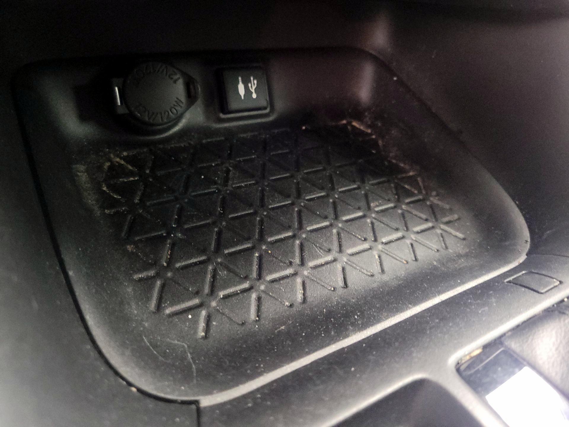 Thumbnail: 2019 Toyota RAV4 - 18