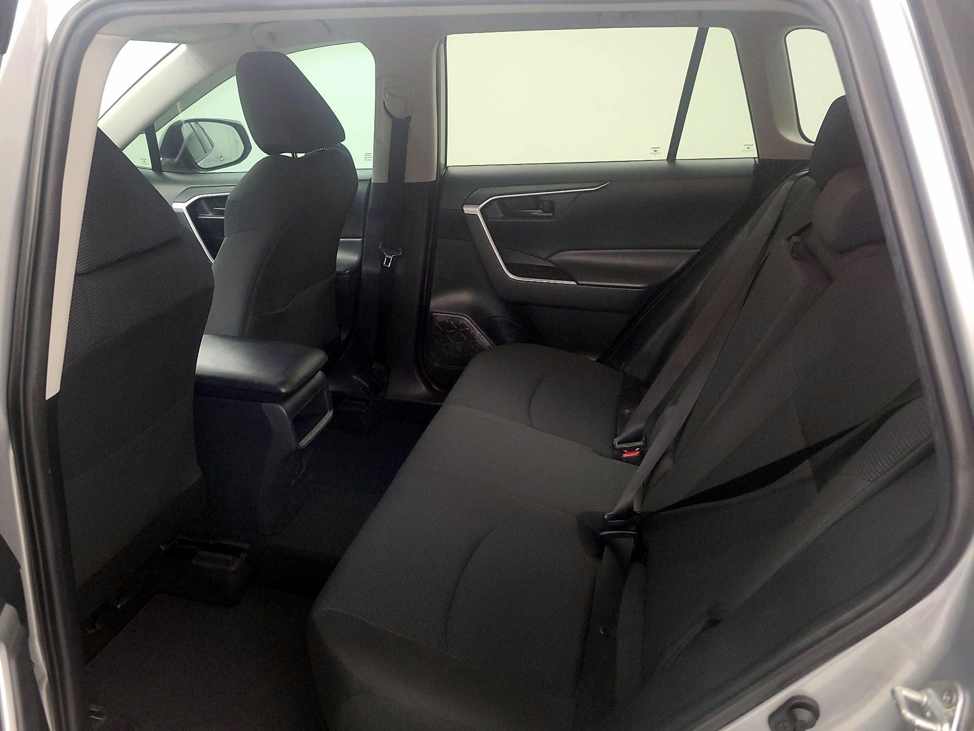 Thumbnail: 2019 Toyota RAV4 - 19