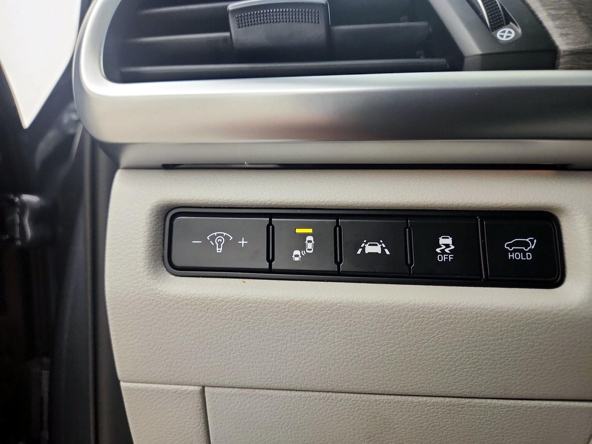 Thumbnail: 2020 Kia Telluride - 13