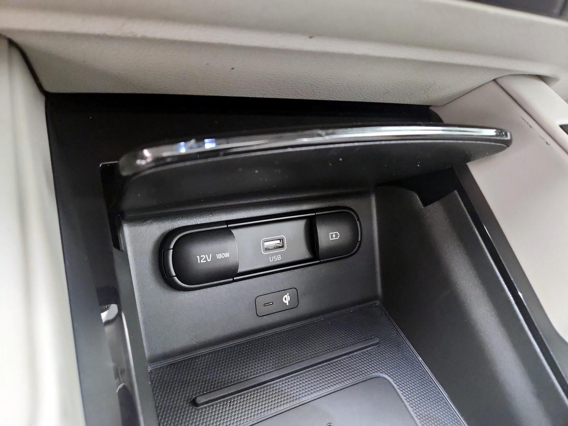 Thumbnail: 2020 Kia Telluride - 19