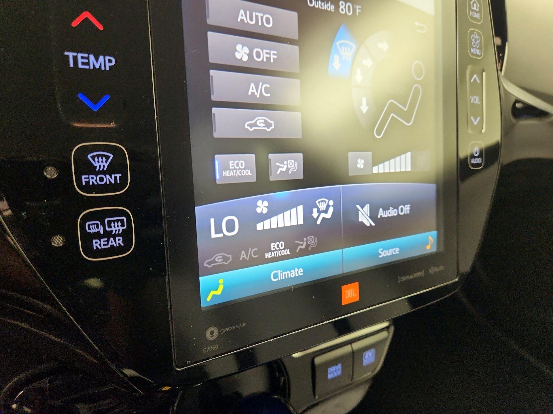 Thumbnail: 2020 Toyota Prius - 17