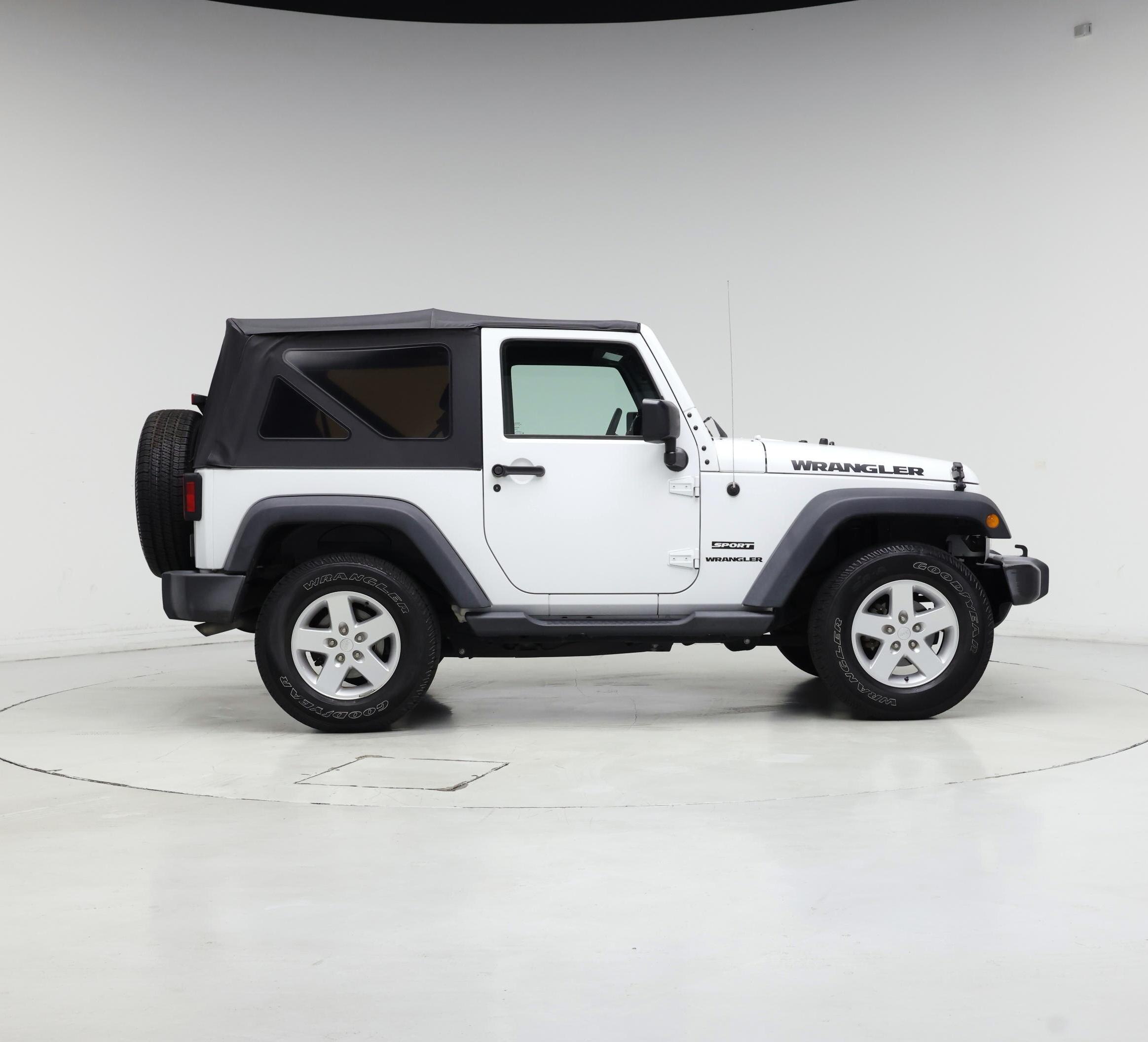 Thumbnail: 2017 Jeep Wrangler - 7