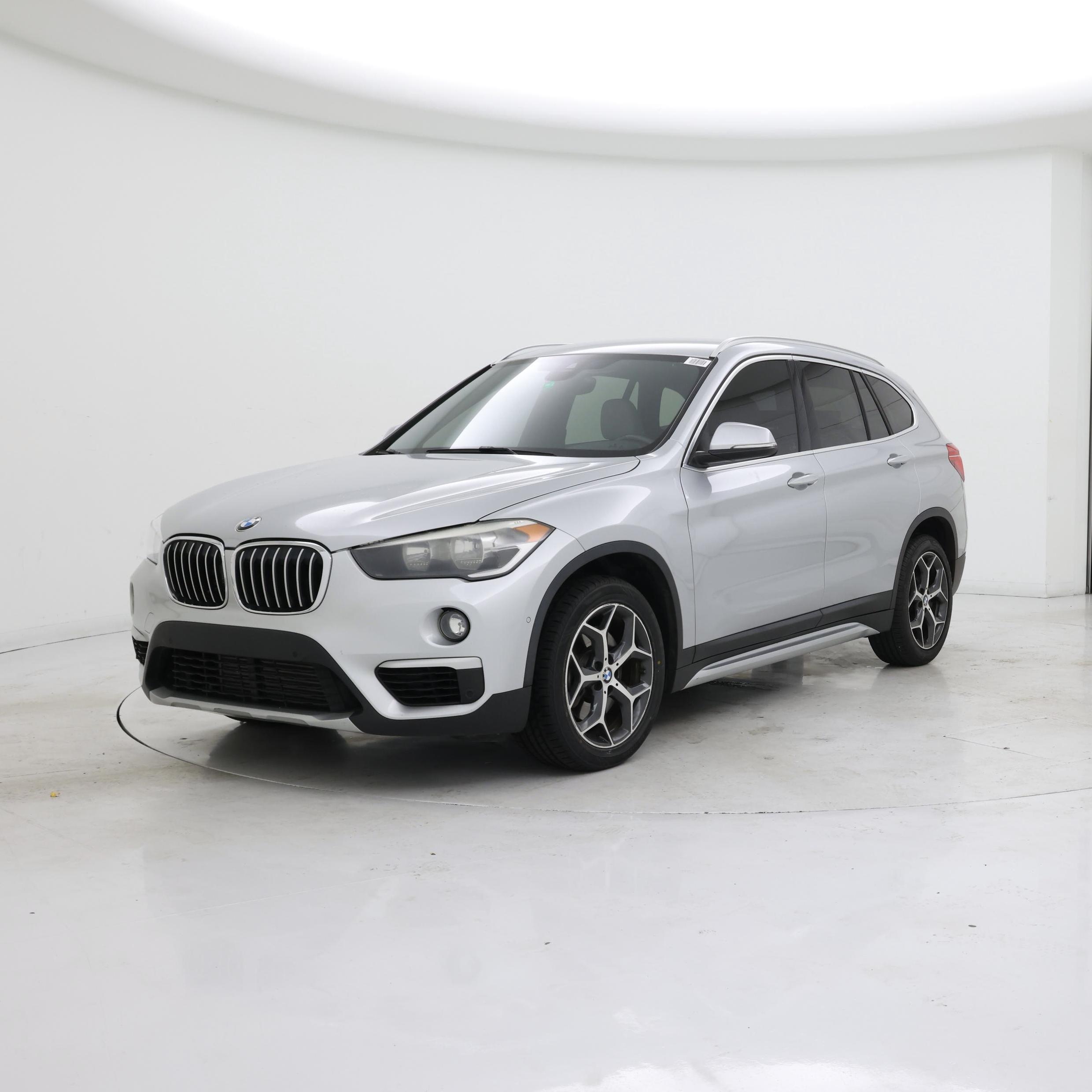 Thumbnail: 2019 BMW X1 - 4