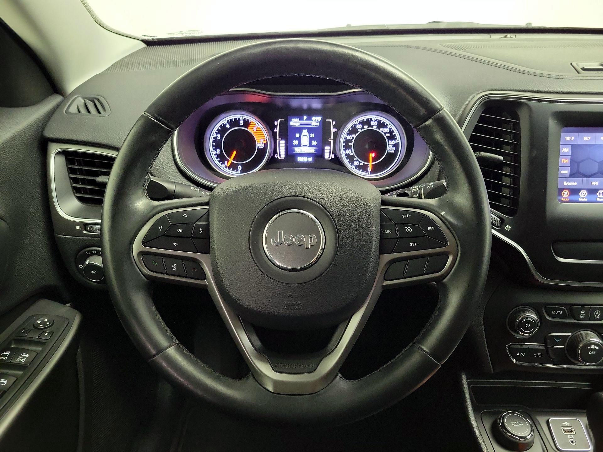Thumbnail: 2019 Jeep Cherokee - 10