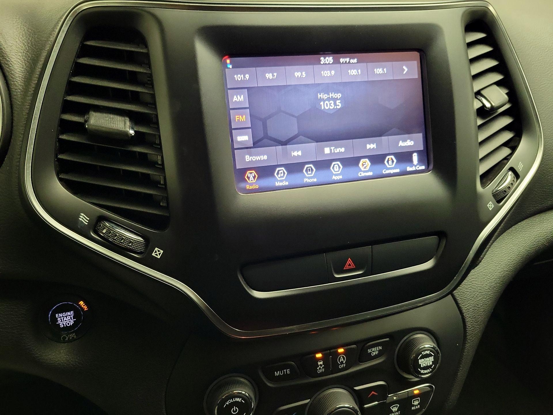 Thumbnail: 2019 Jeep Cherokee - 16