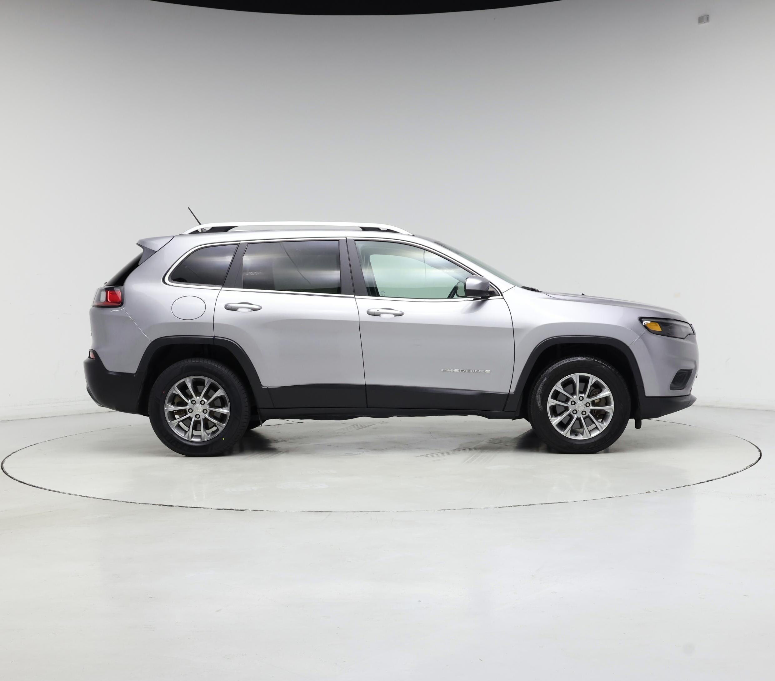 Thumbnail: 2019 Jeep Cherokee - 7