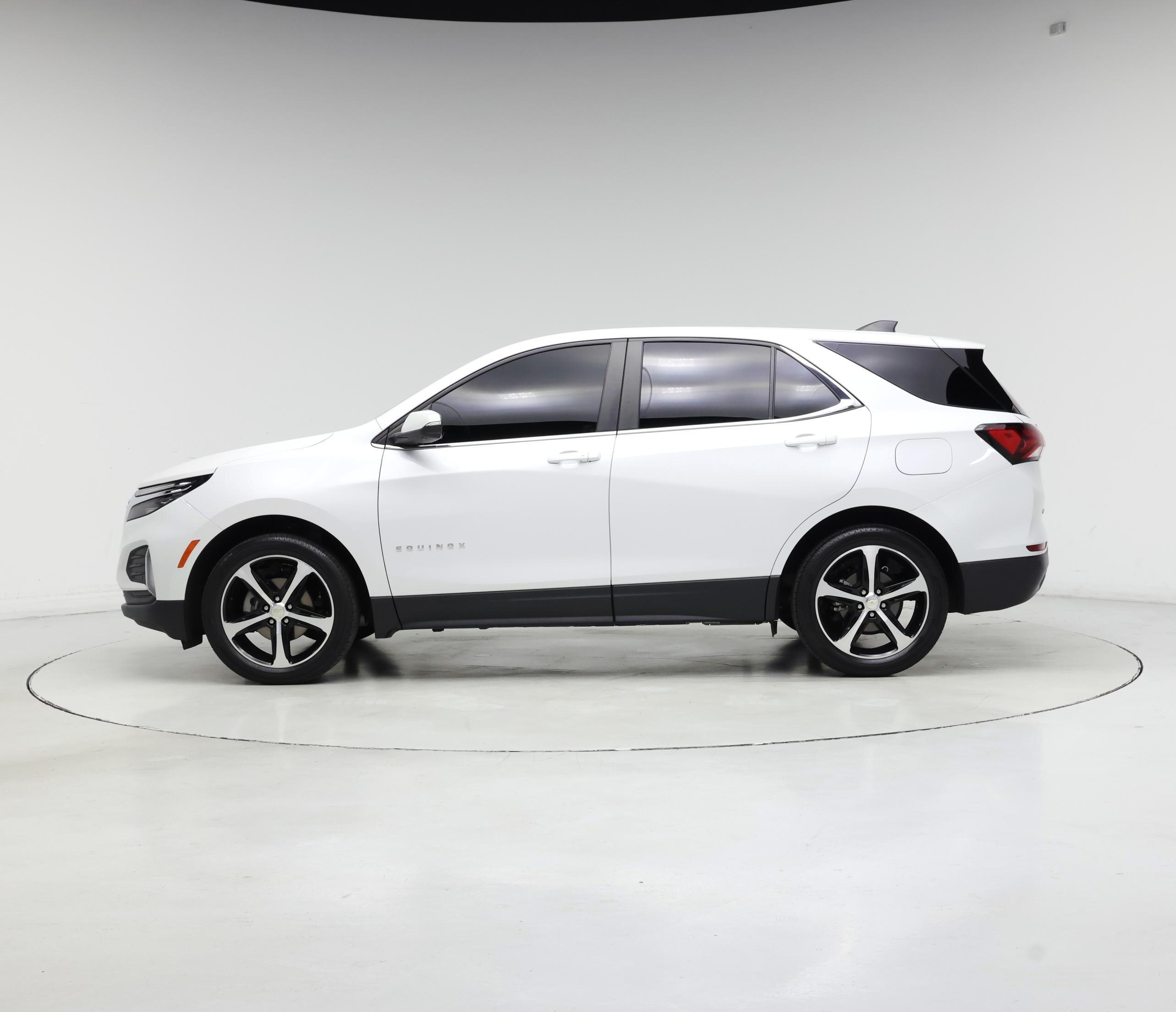 Thumbnail: 2022 Chevrolet Equinox - 3