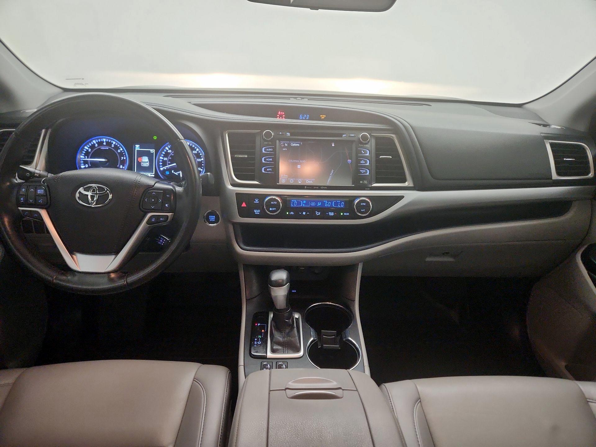 Thumbnail: 2019 Toyota Highlander - 9