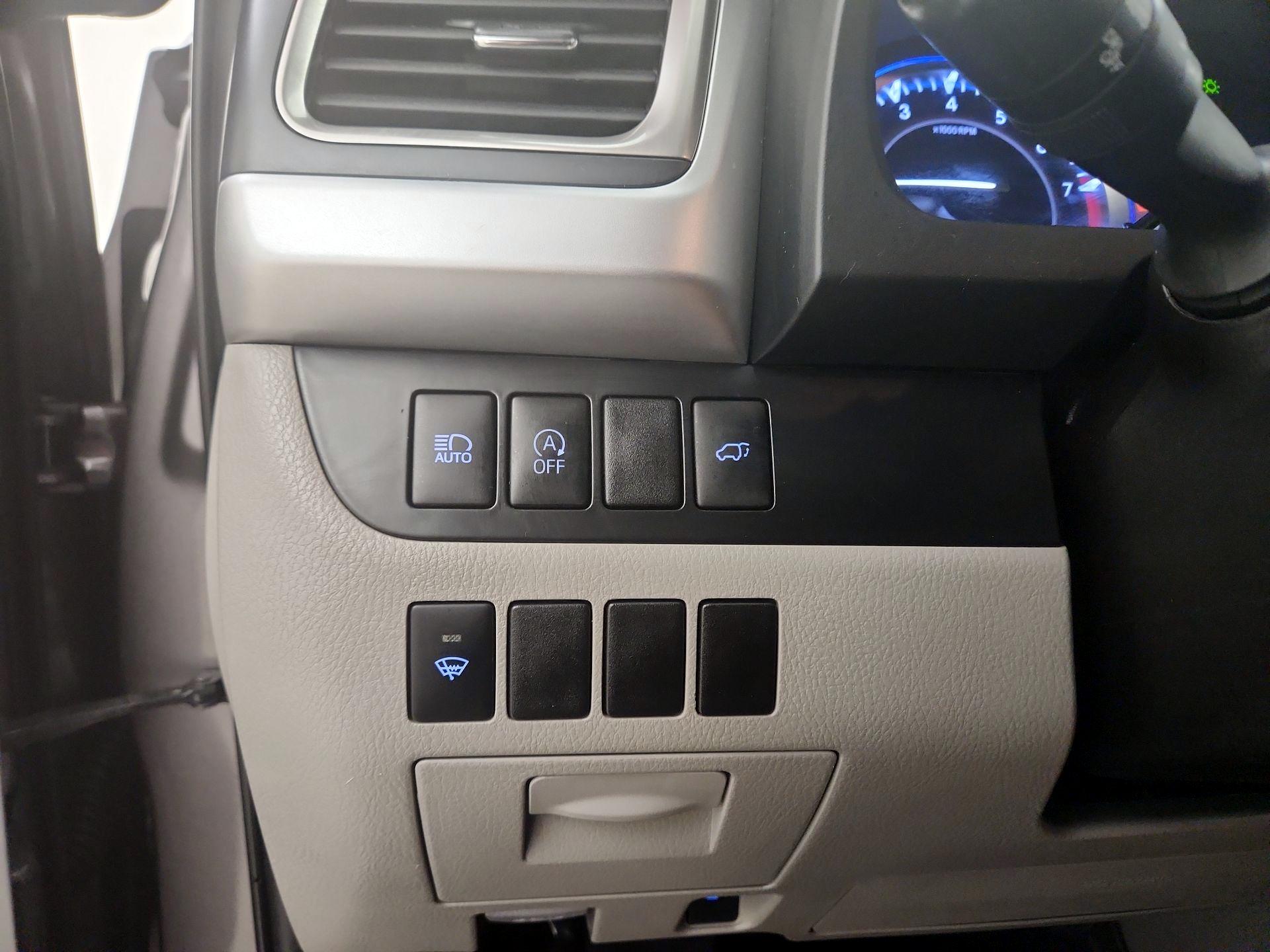 Thumbnail: 2019 Toyota Highlander - 13
