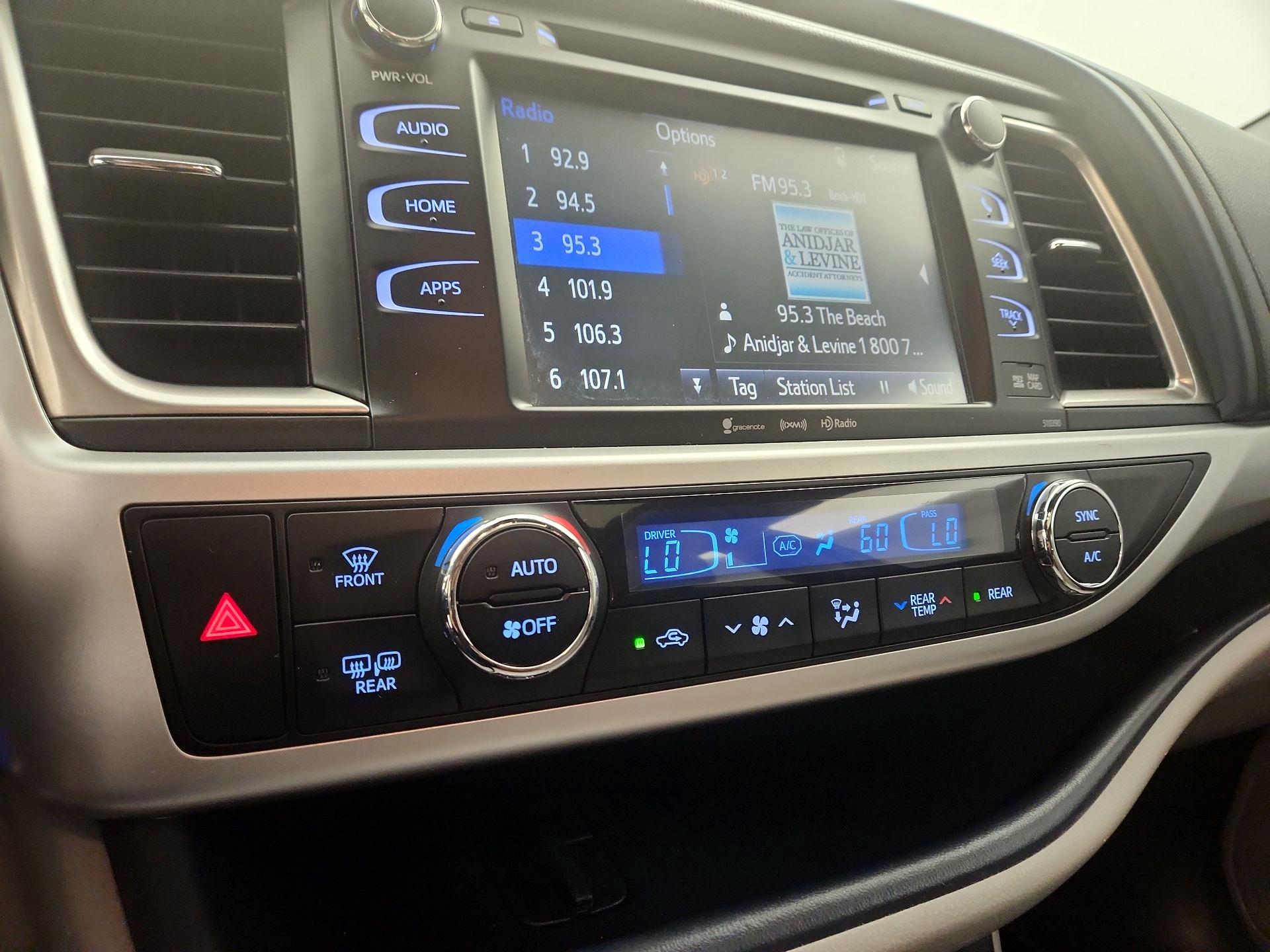 Thumbnail: 2019 Toyota Highlander - 17