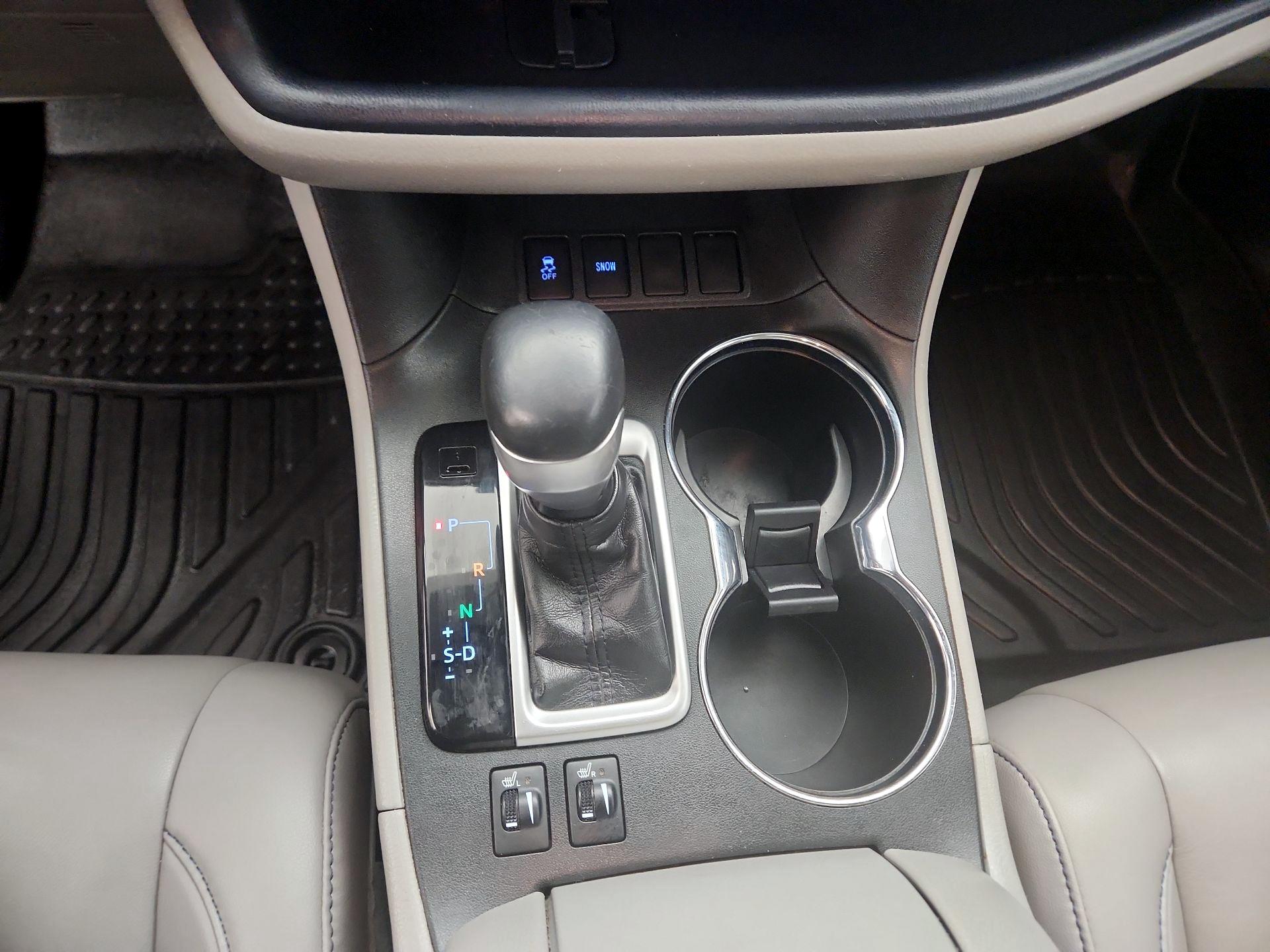 Thumbnail: 2019 Toyota Highlander - 18