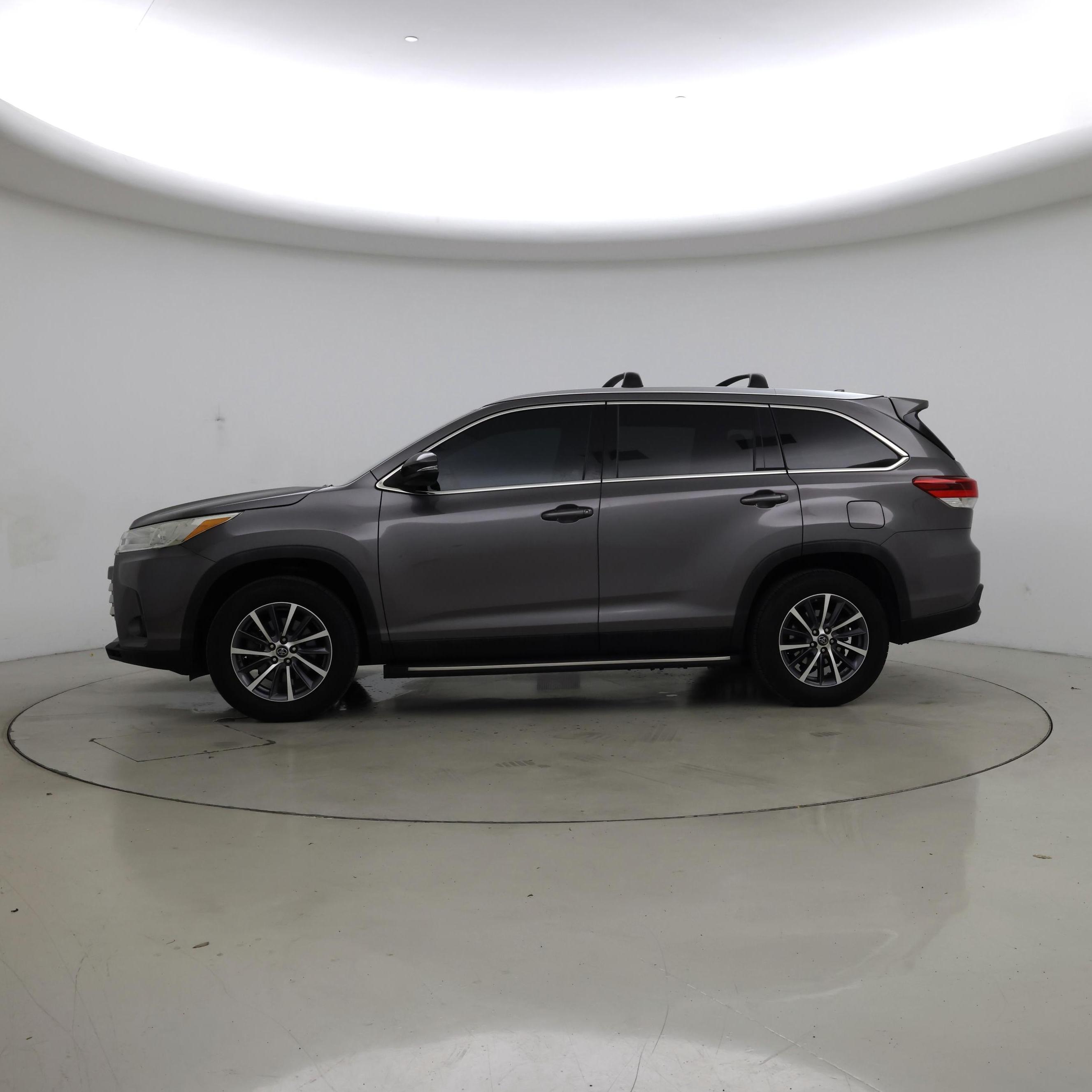 Thumbnail: 2019 Toyota Highlander - 3