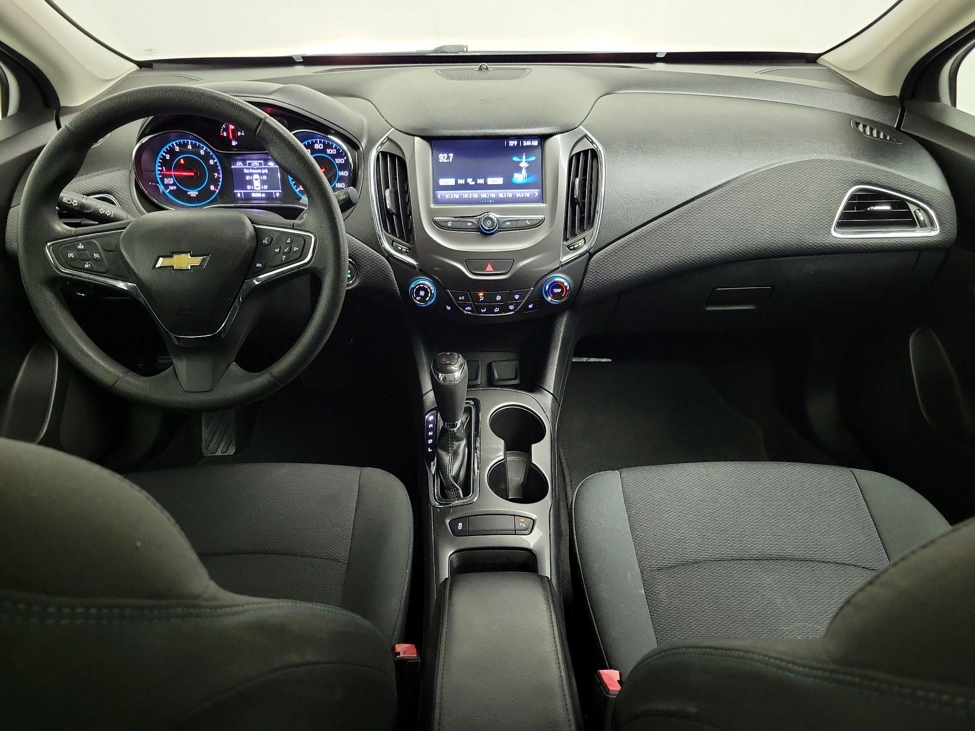 Thumbnail: 2017 Chevrolet Cruze - 9