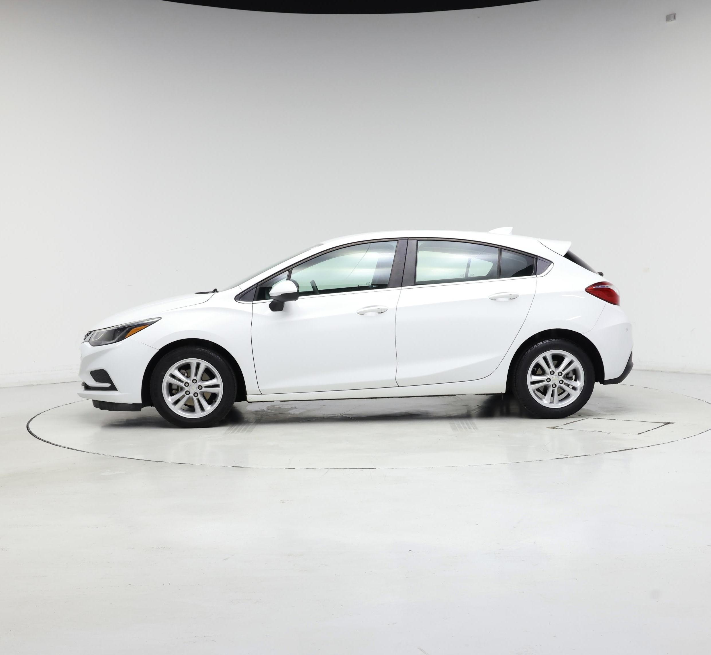 Thumbnail: 2017 Chevrolet Cruze - 3