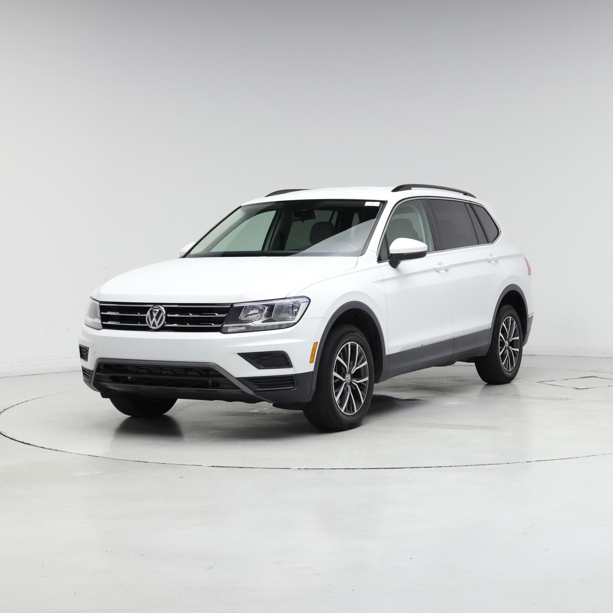 Thumbnail: 2020 Volkswagen Tiguan - 4
