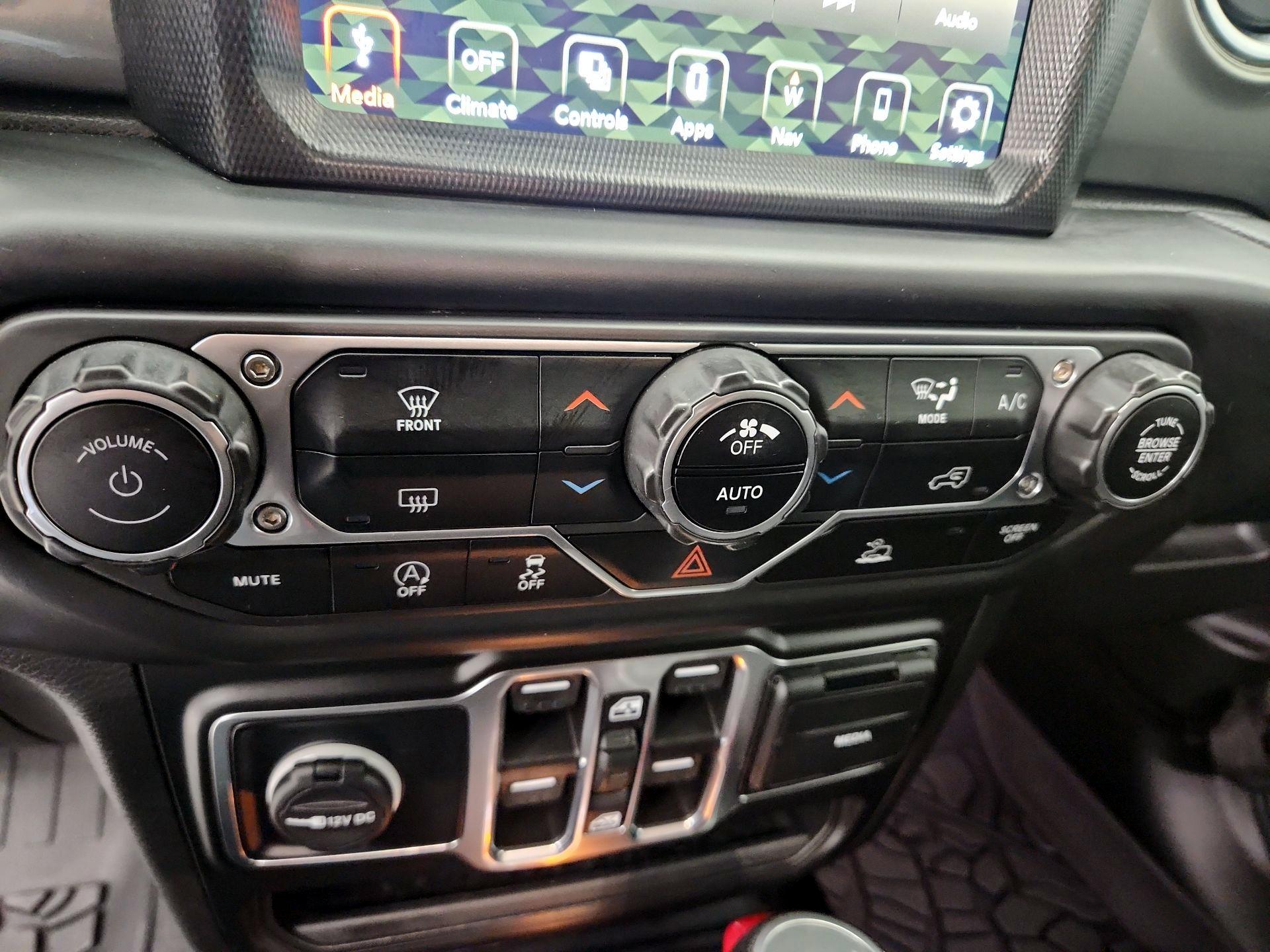 Thumbnail: 2022 Jeep Wrangler - 17