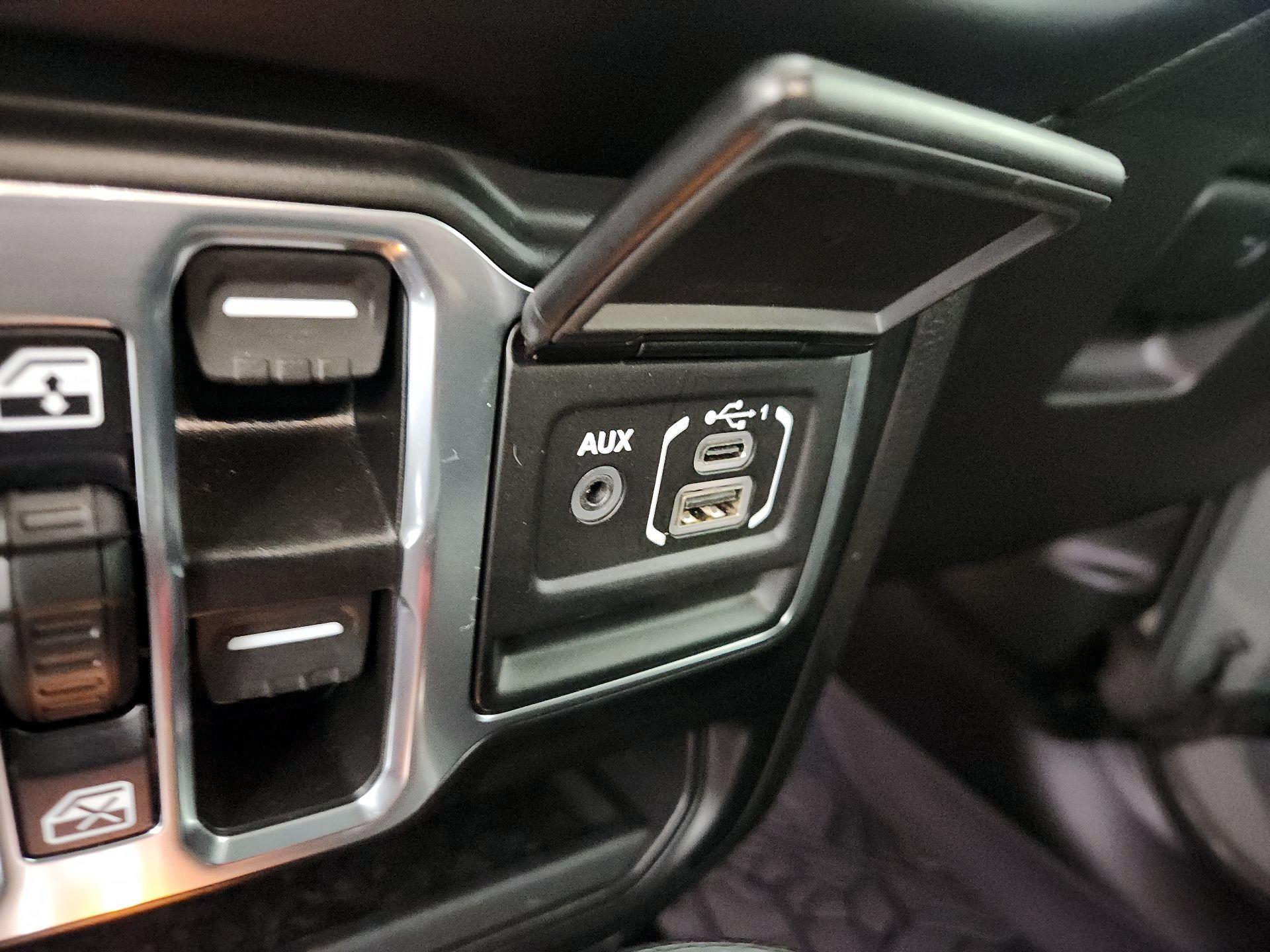 Thumbnail: 2022 Jeep Wrangler - 19