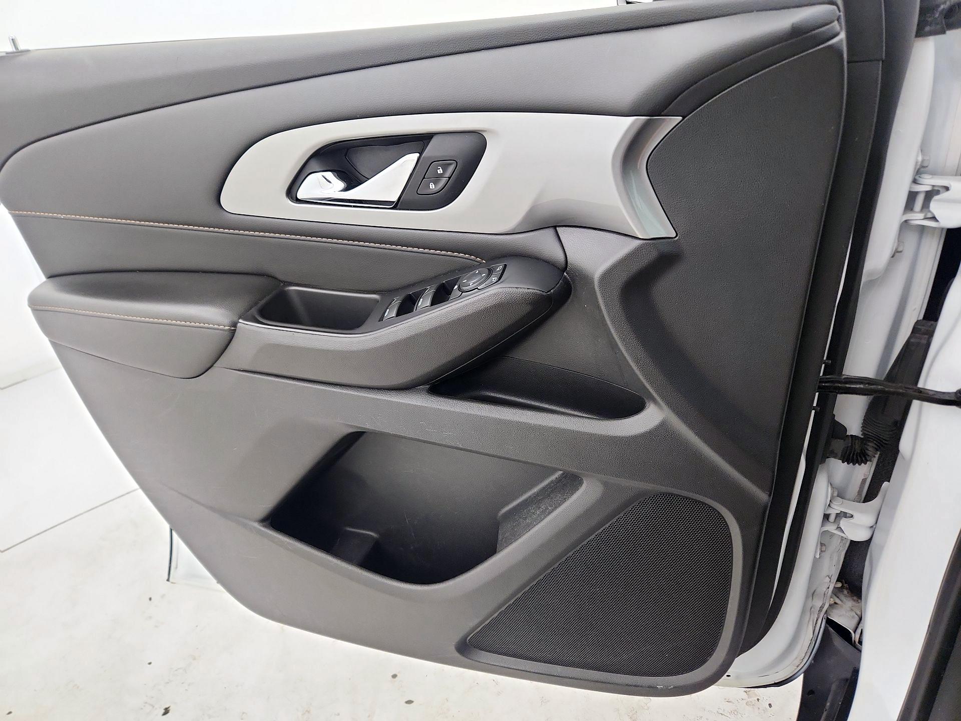 Thumbnail: 2021 Chevrolet Traverse - 12