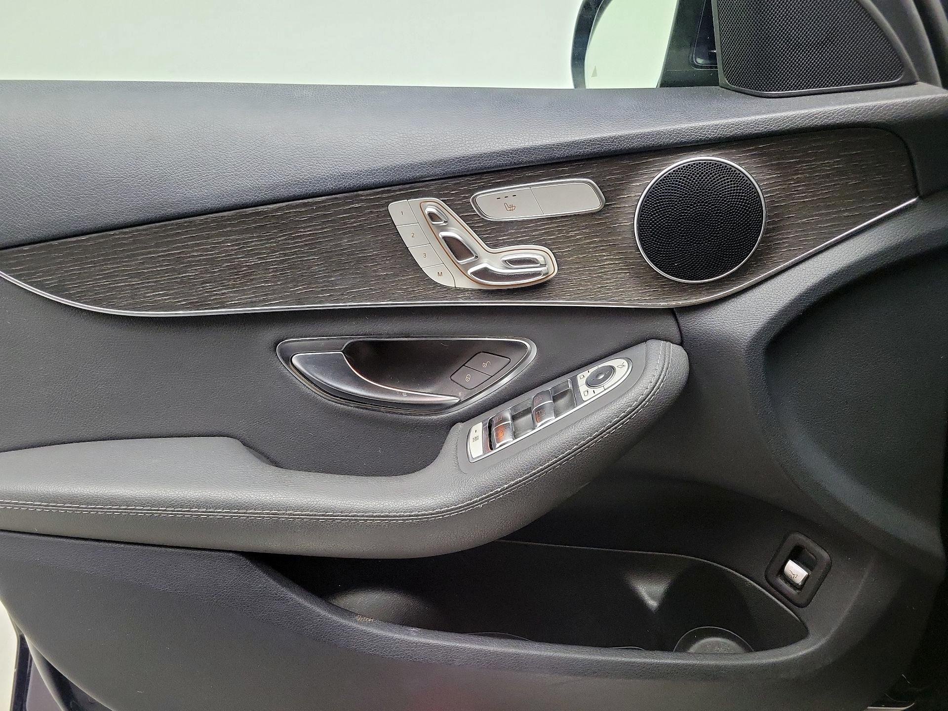 Thumbnail: 2019 Mercedes-Benz C-Class - 12