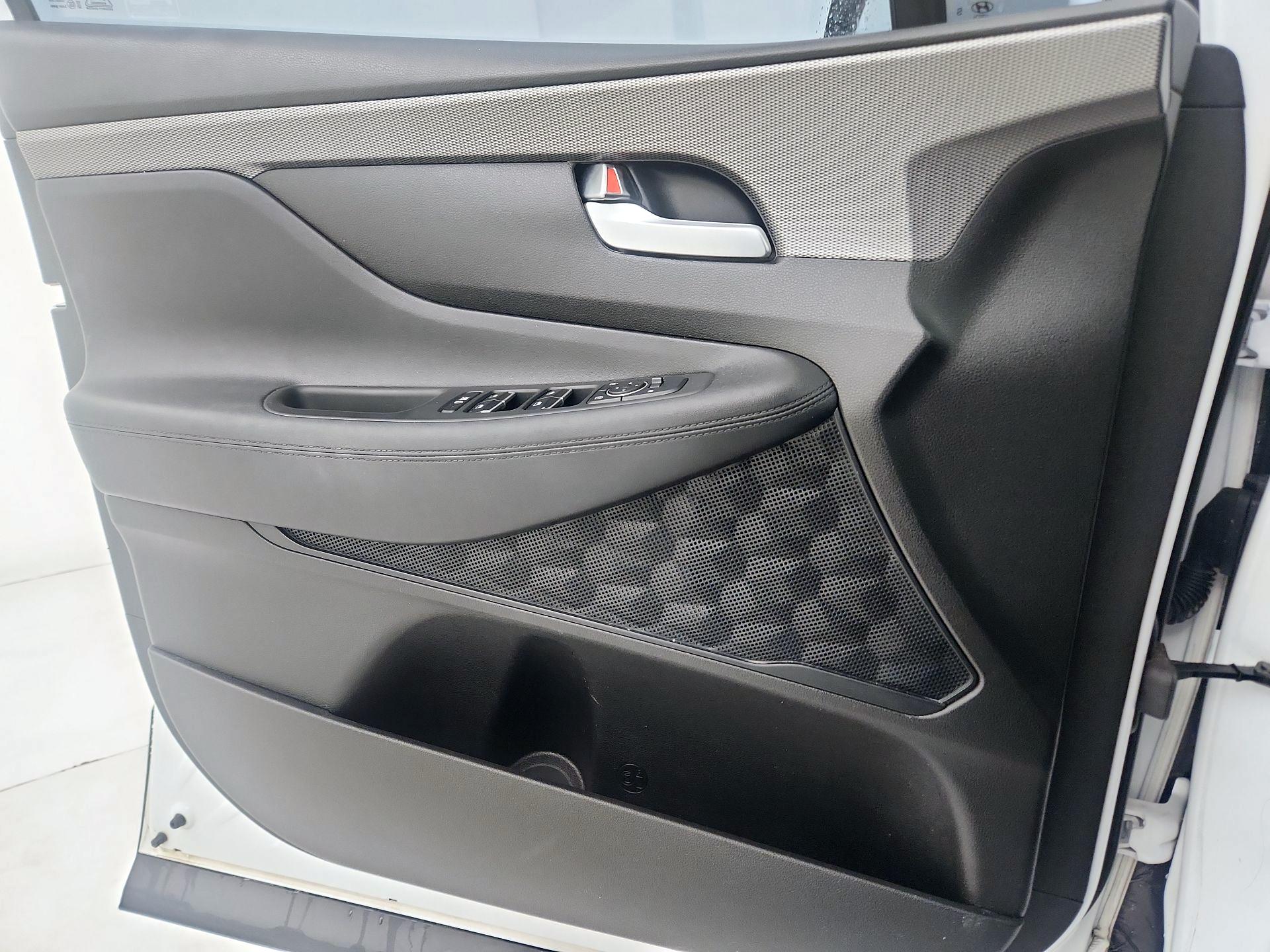Thumbnail: 2019 Hyundai Santa Fe - 12