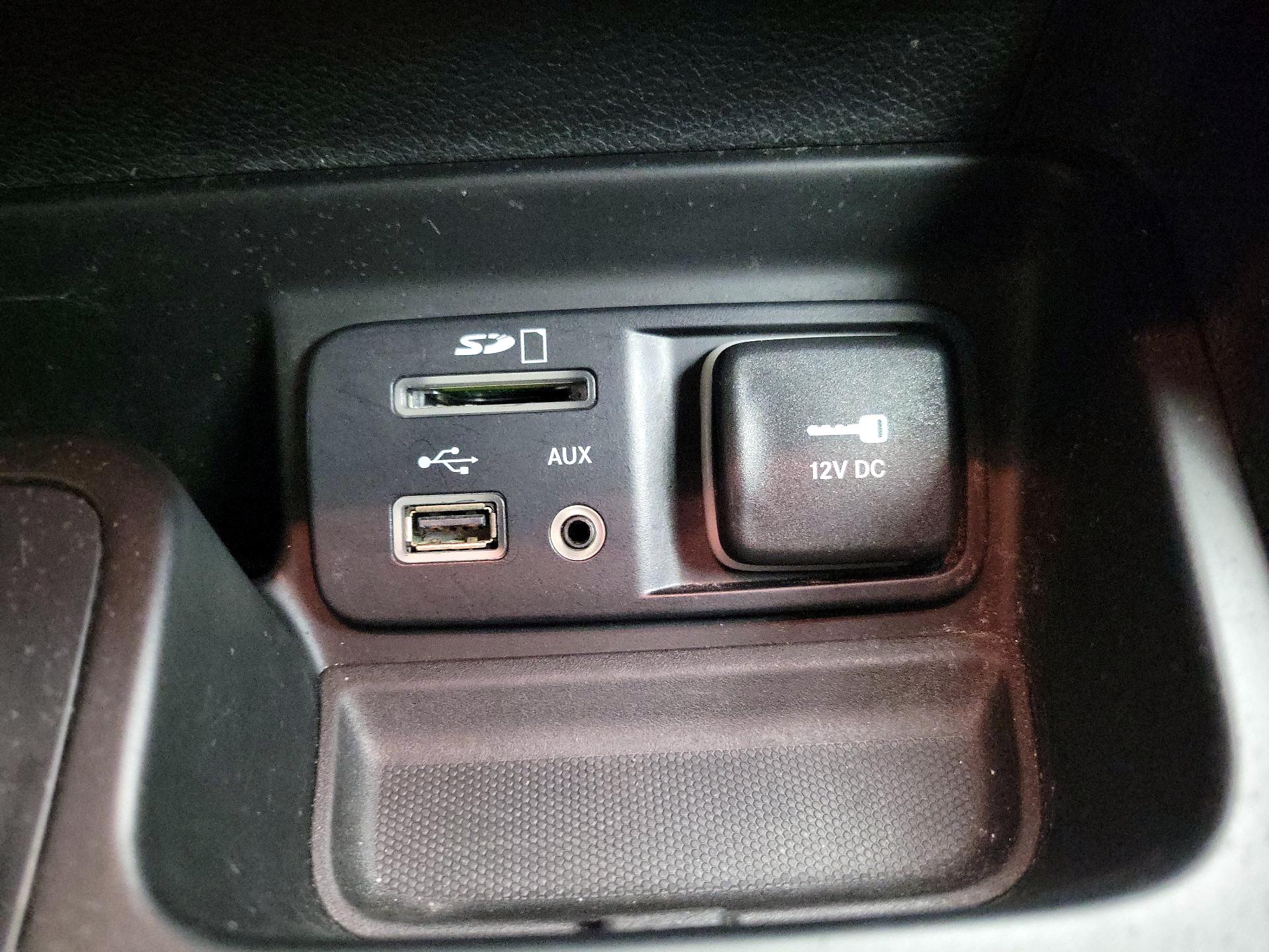 Thumbnail: 2016 Jeep Cherokee - 18