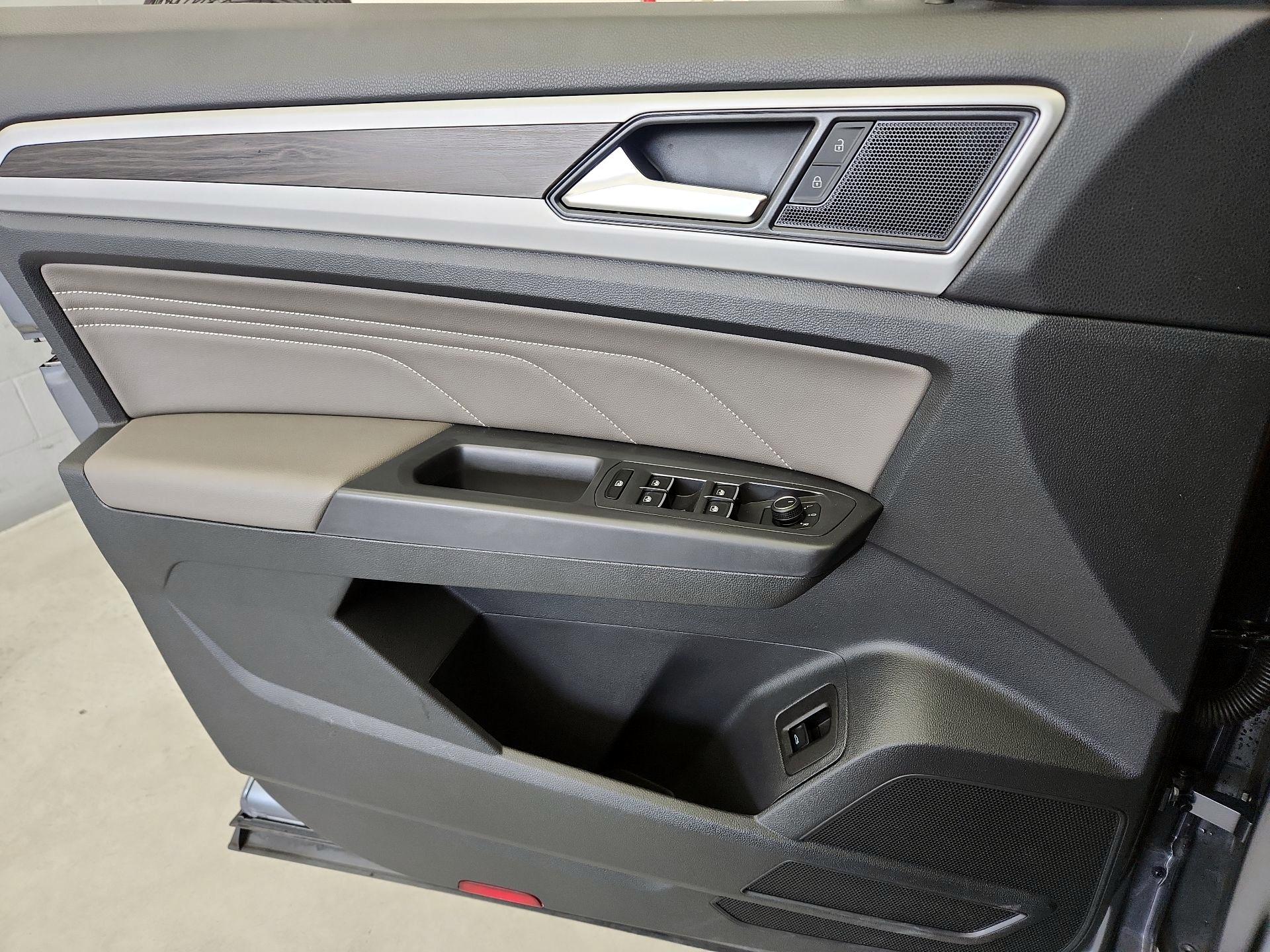 Thumbnail: 2021 Volkswagen Atlas - 12