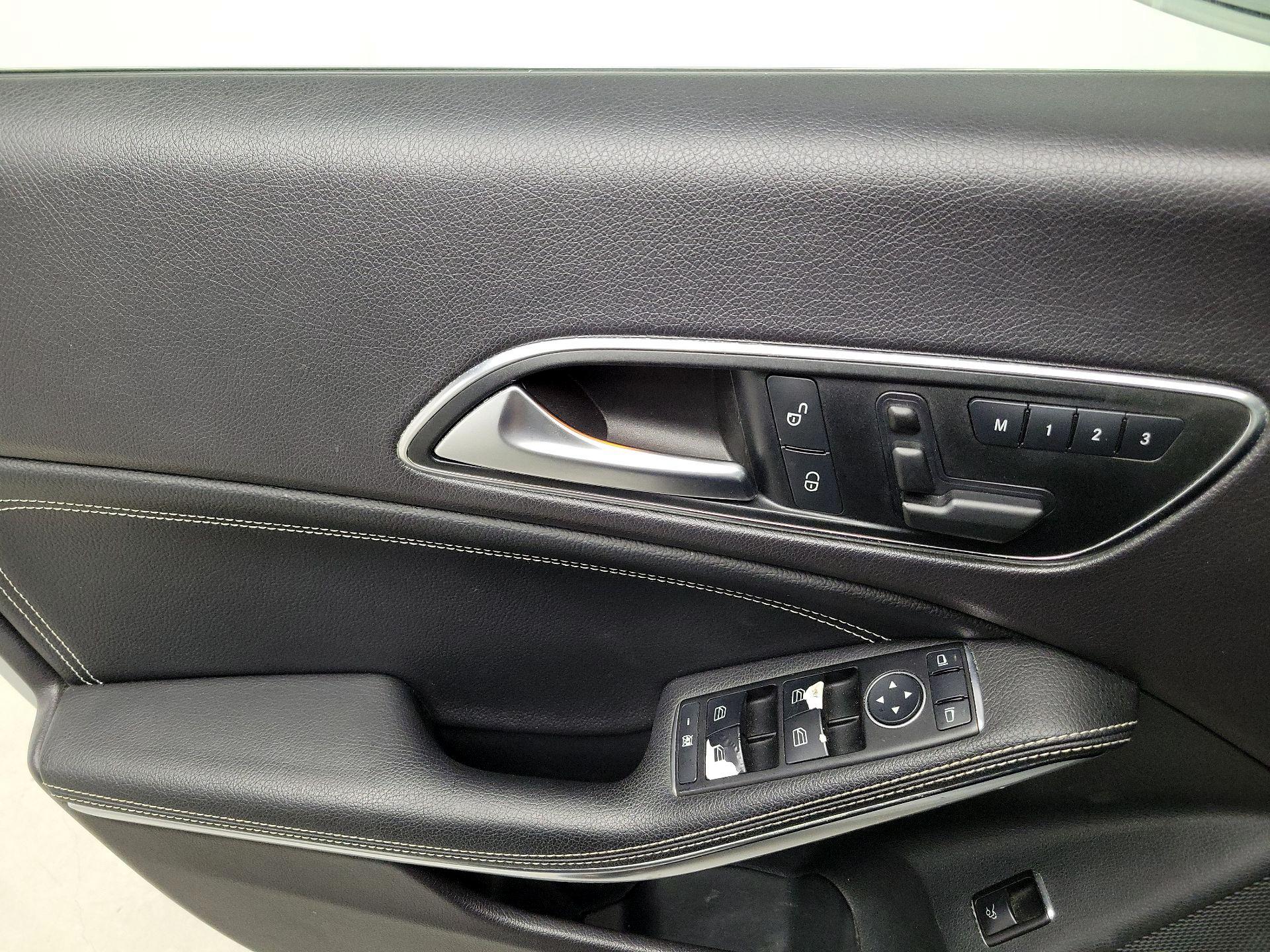 Thumbnail: 2014 Mercedes-Benz CLA - 12