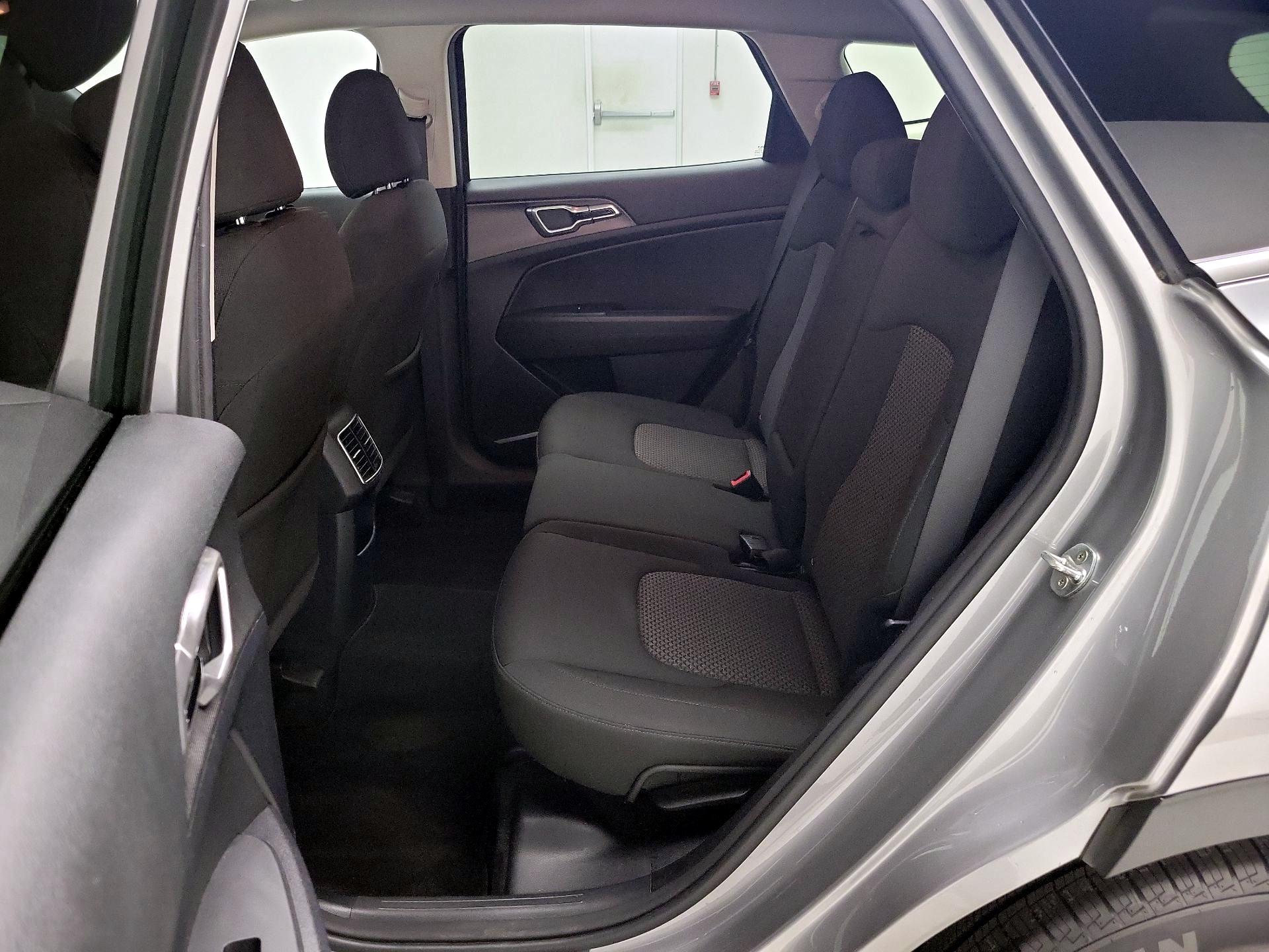 Thumbnail: 2023 Kia Sportage - 19