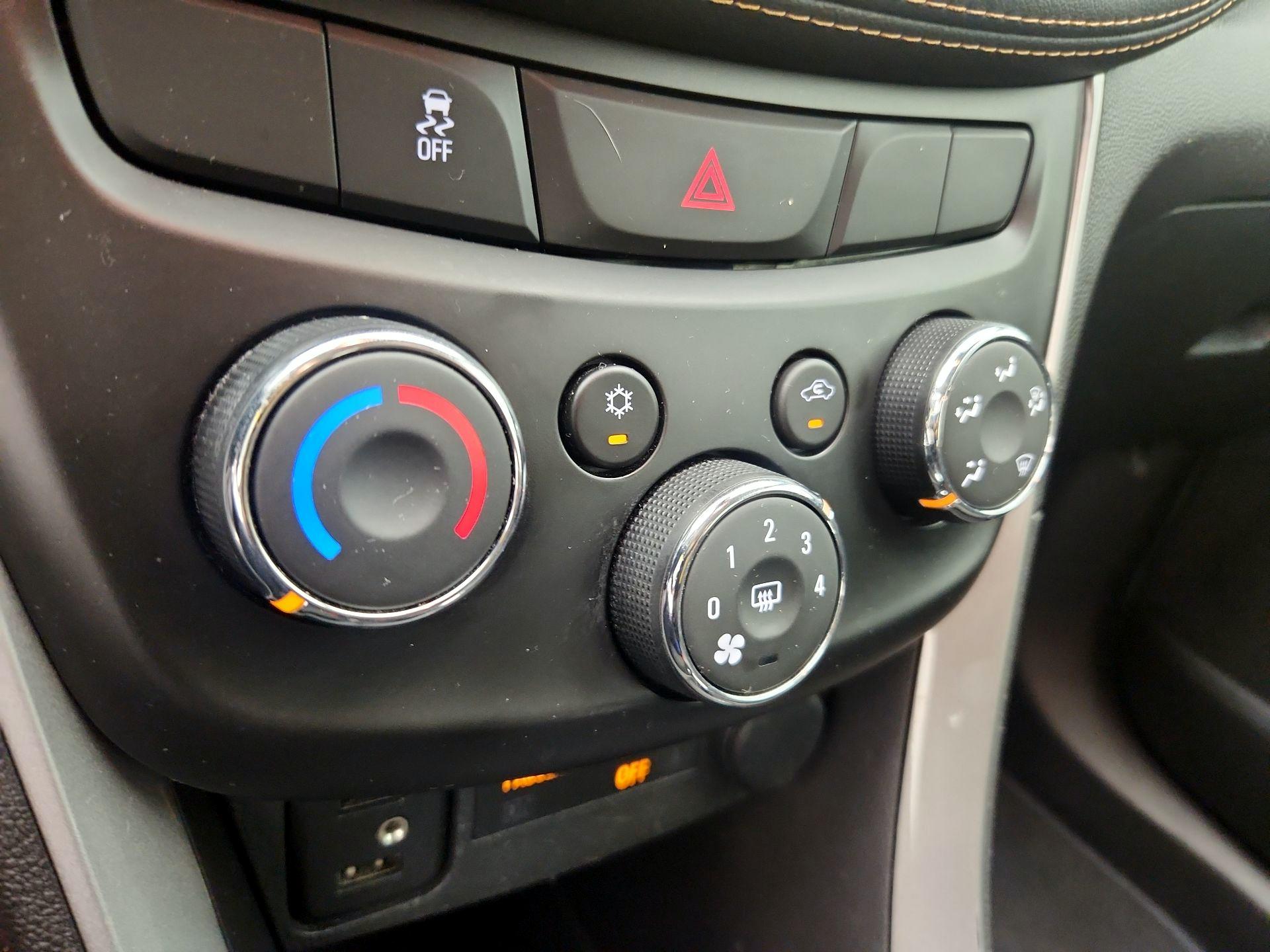 Thumbnail: 2021 Chevrolet Trax - 16