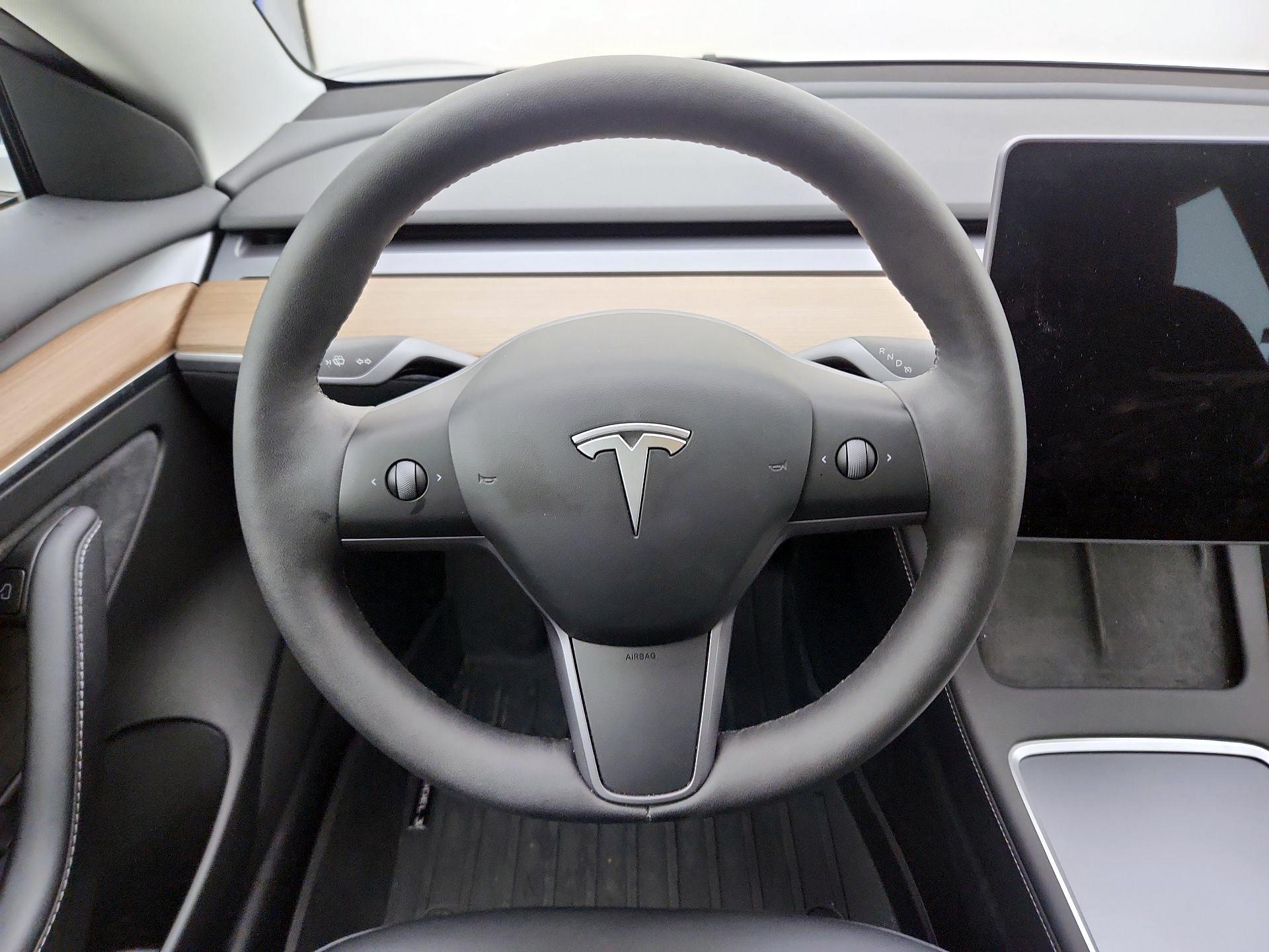 Thumbnail: 2023 Tesla Model 3 - 10