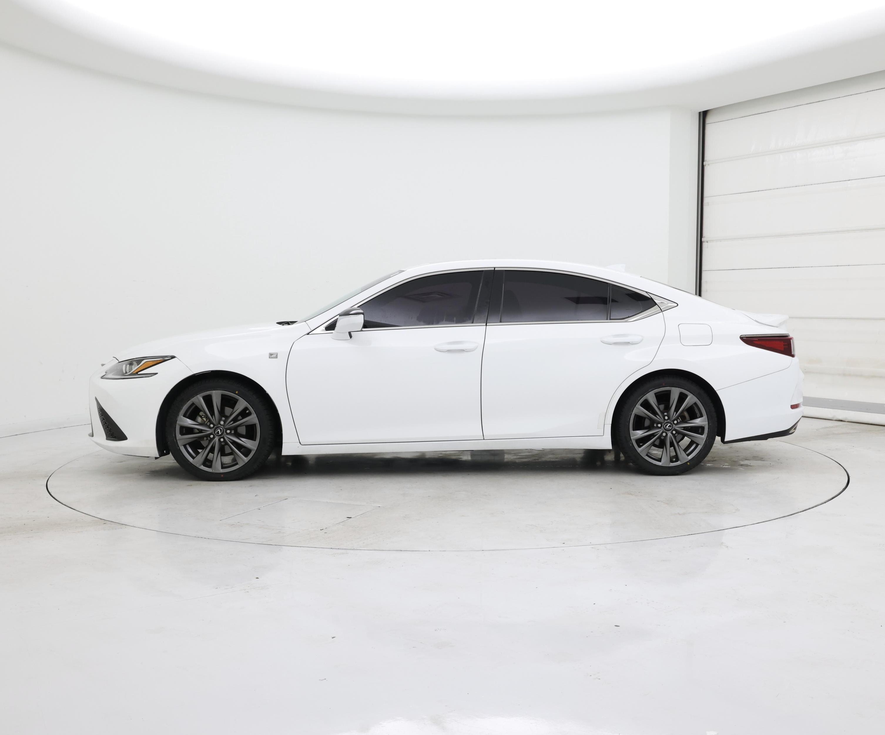 Thumbnail: 2021 Lexus ES - 3